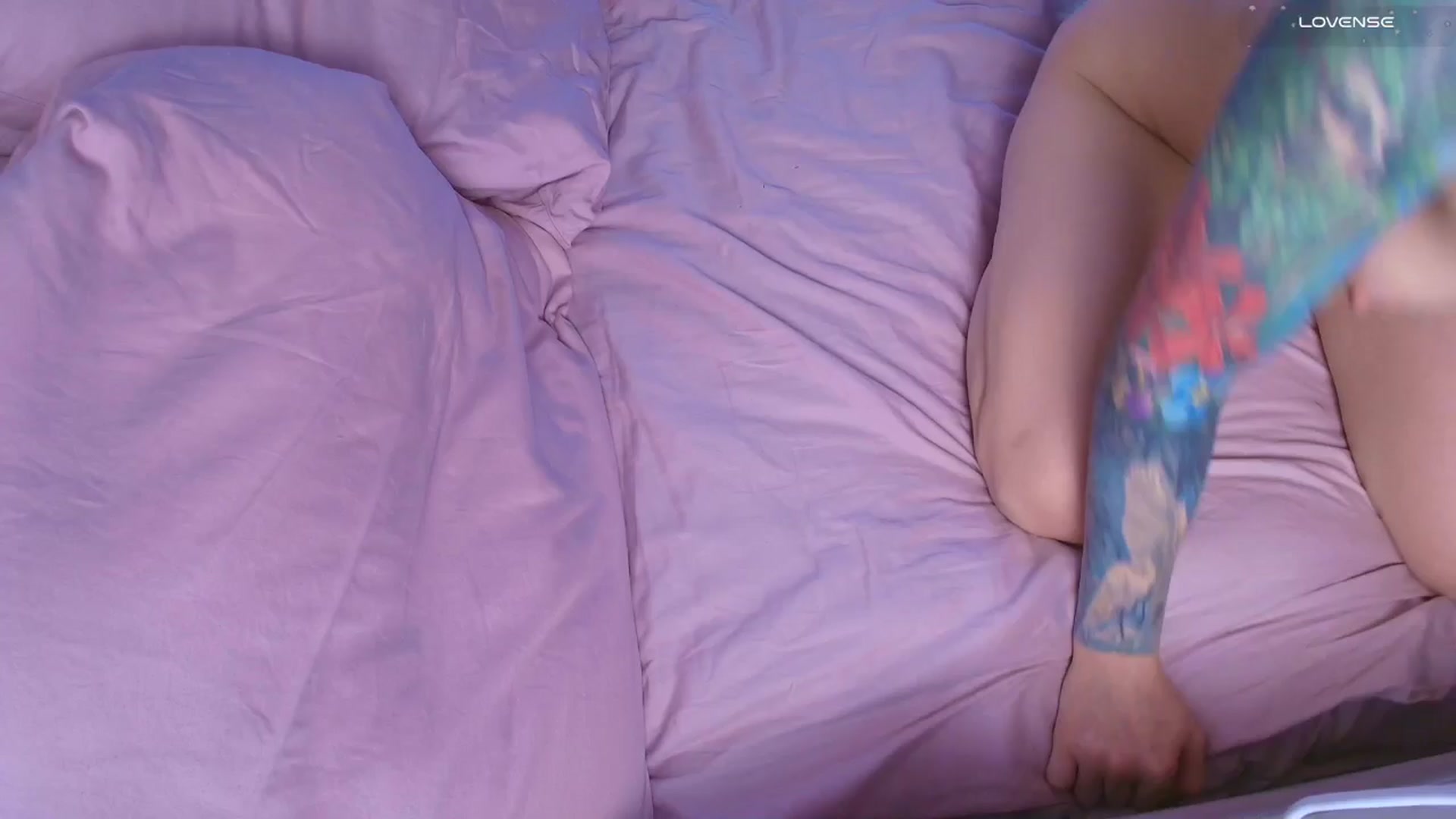 Gallery image thumbnail from Kota_sky's myfreecams stream on, 01/27/2026, 03:26 image 19 of 20