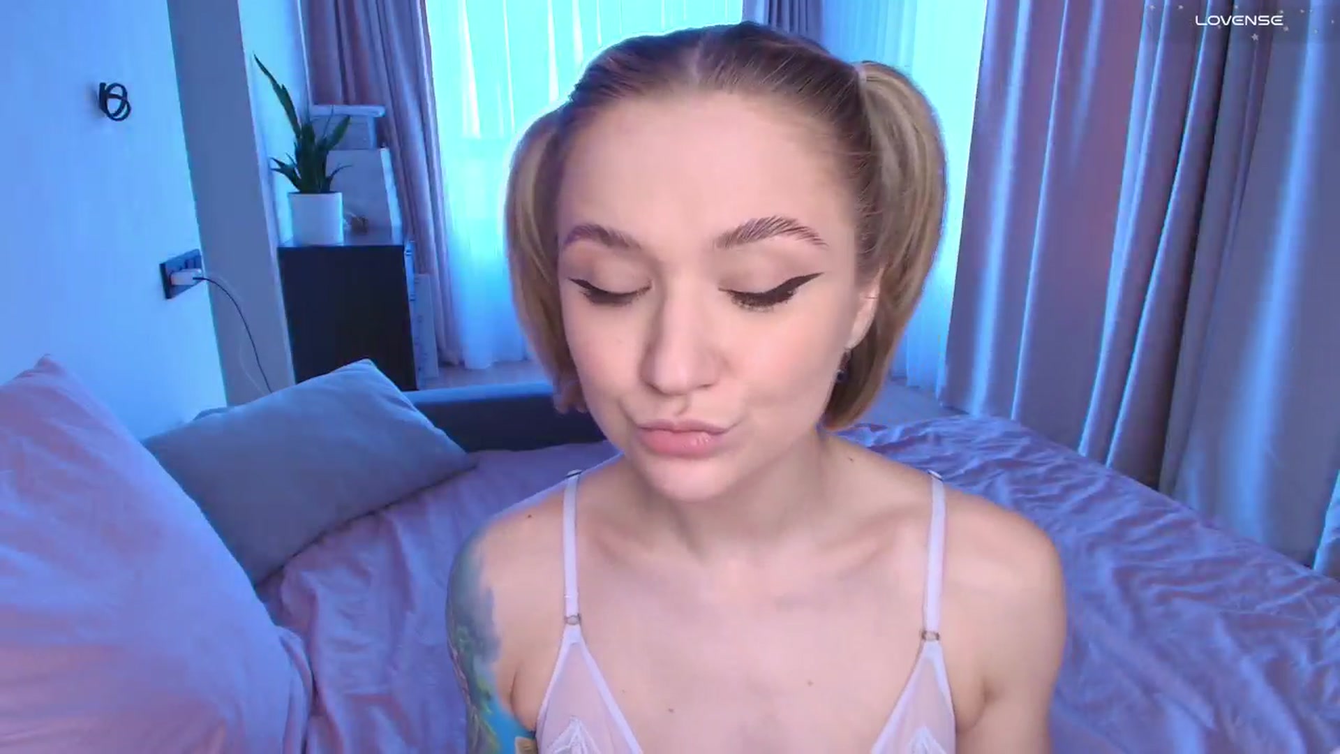 Gallery image thumbnail from Kota_sky's myfreecams stream on, 02/05/2026, 07:57 image 12 of 20