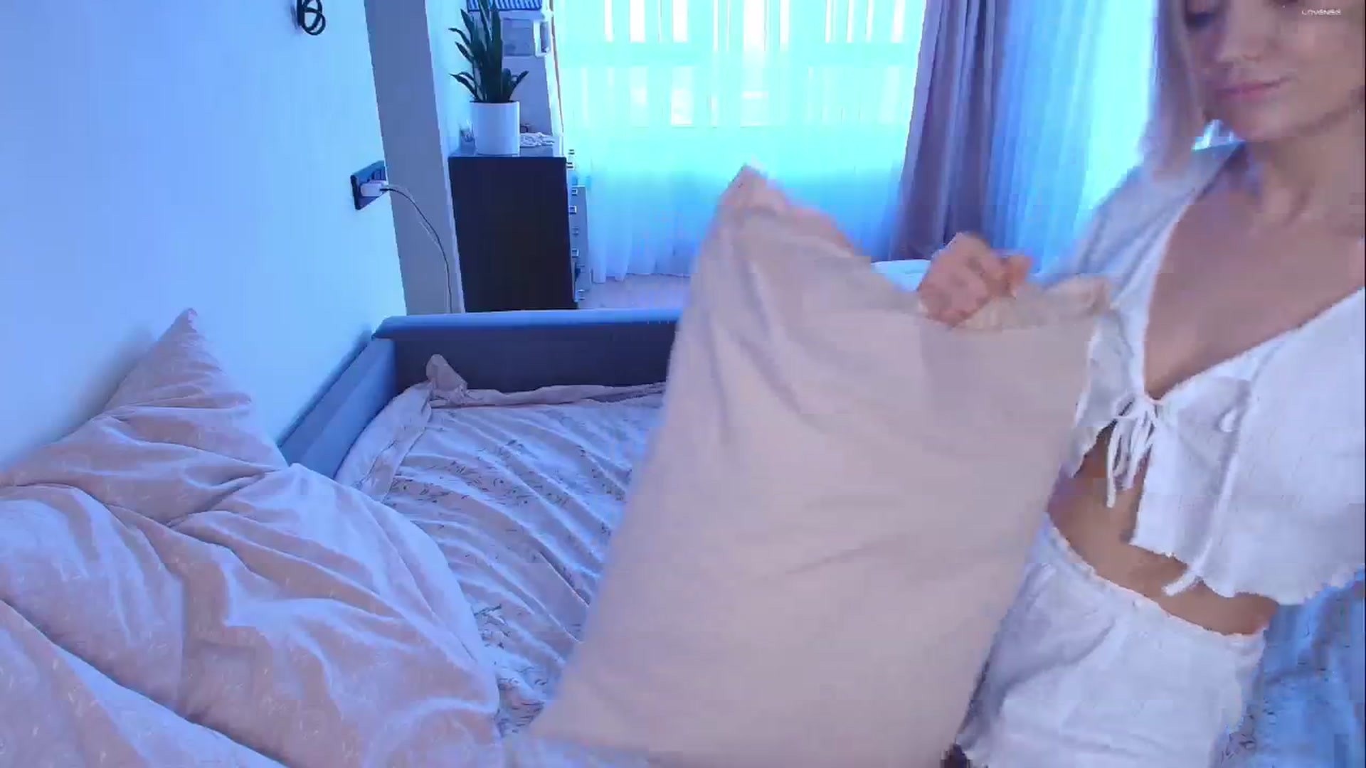 Gallery image thumbnail from Kota_sky's myfreecams stream on, 02/27/2026, 07:42 image 12 of 20