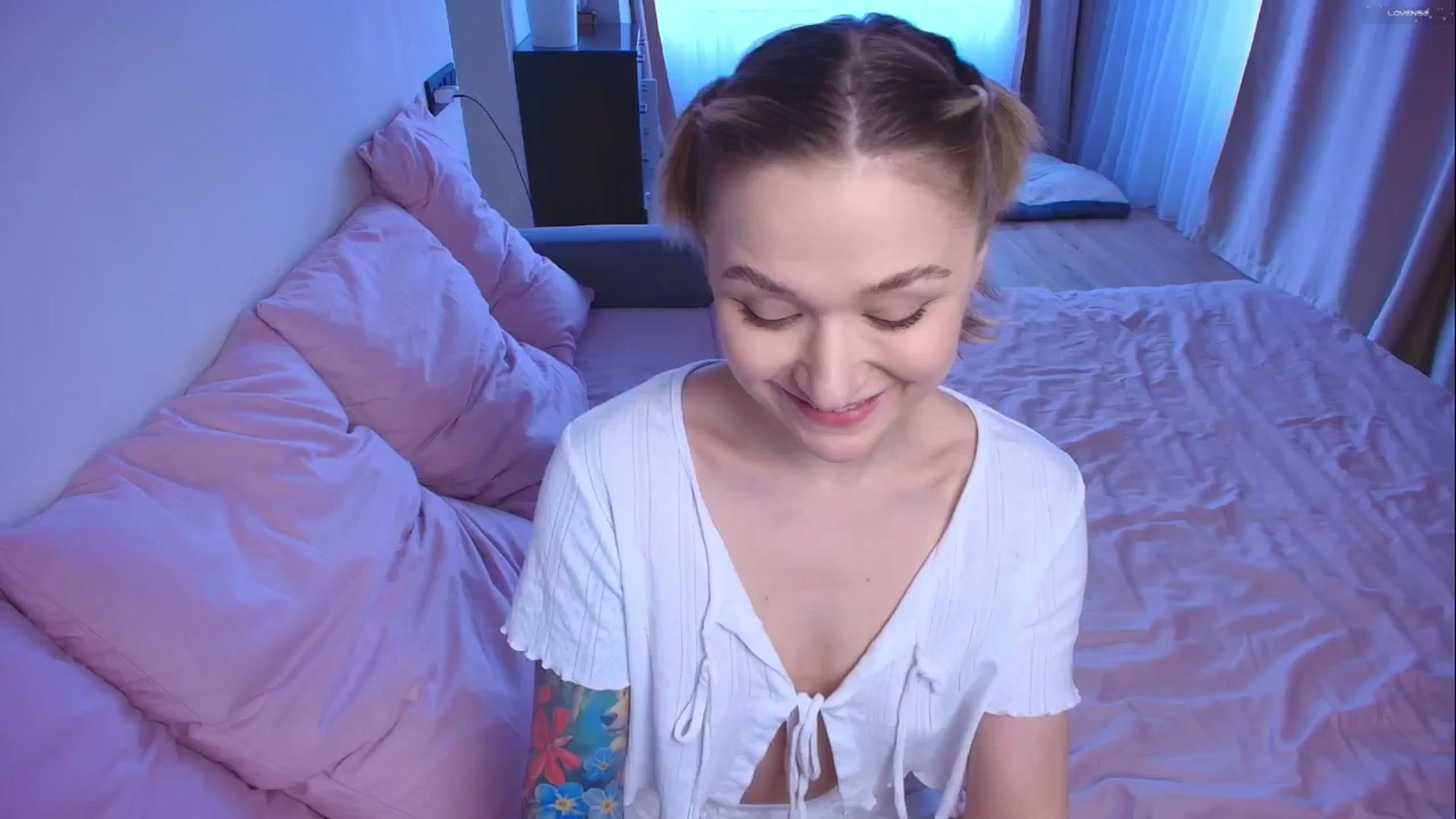 Gallery image thumbnail from Kota_sky's myfreecams stream on, 03/03/2026, 10:31 image 1 of 20