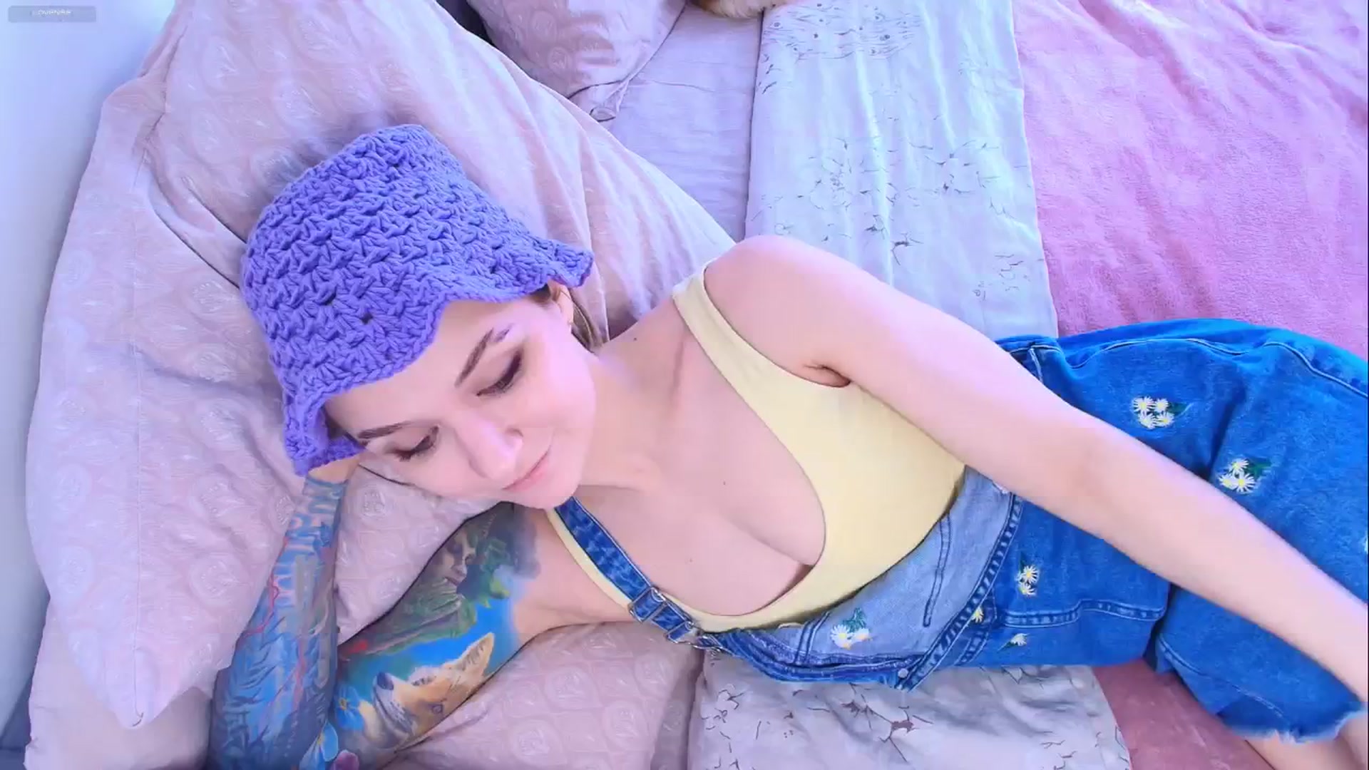 Gallery image thumbnail from Kota_sky's myfreecams stream on, 04/07/2026, 06:49 image 20 of 20