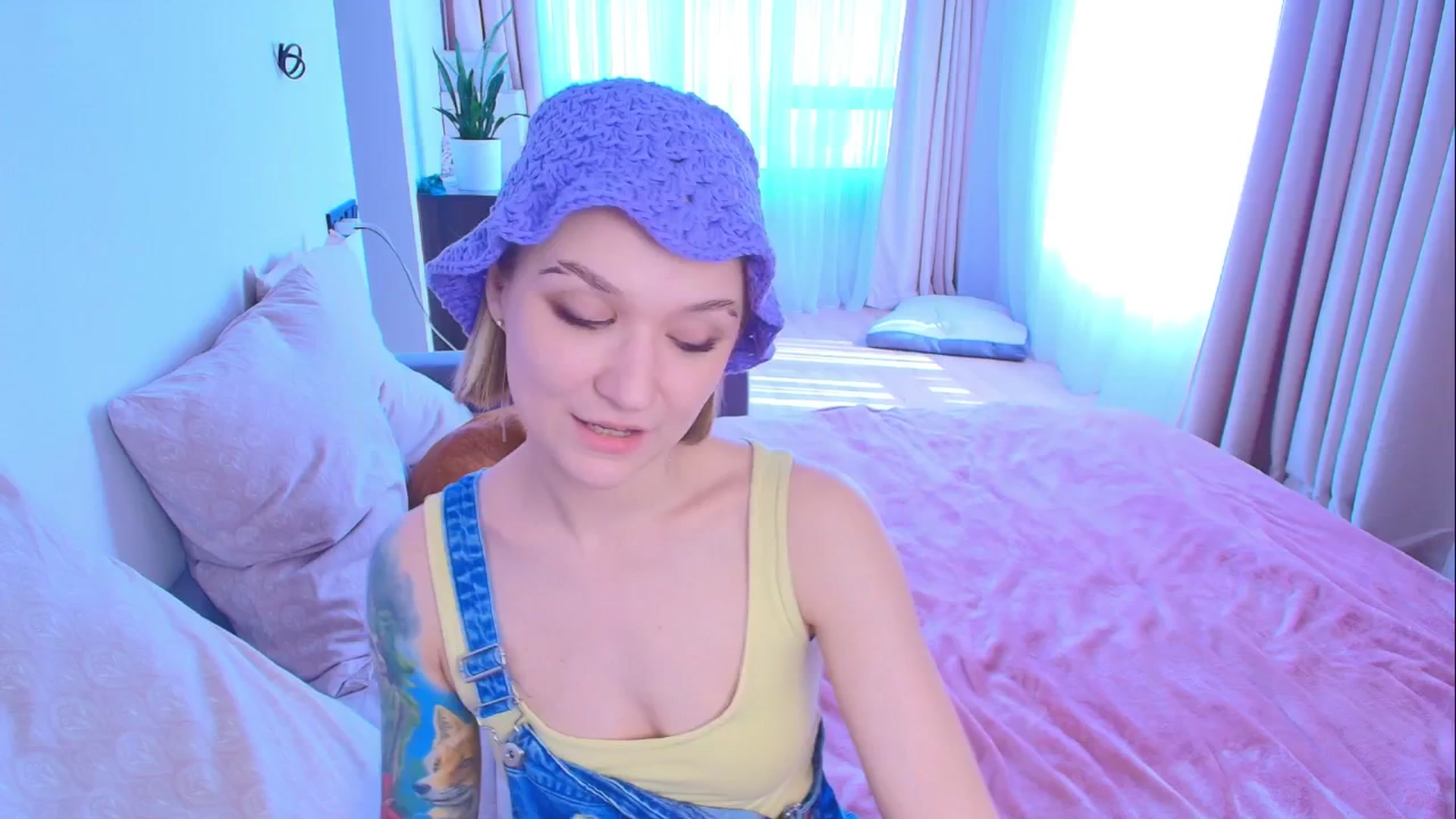 Gallery image thumbnail from Kota_sky's myfreecams stream on, 04/07/2026, 07:31 image 2 of 20