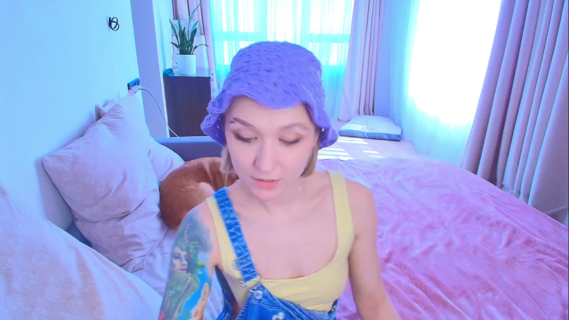 Gallery image thumbnail from Kota_sky's myfreecams stream on, 04/07/2026, 07:31 image 5 of 20