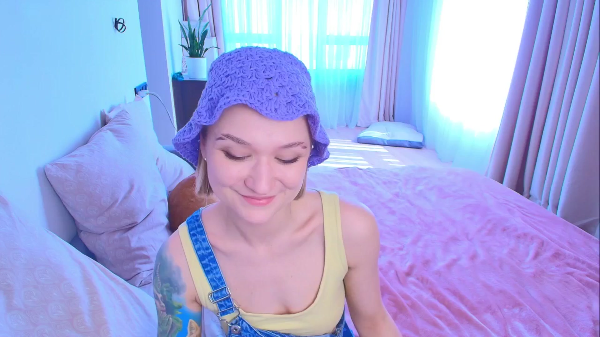 Gallery image thumbnail from Kota_sky's myfreecams stream on, 04/07/2026, 07:31 image 4 of 20