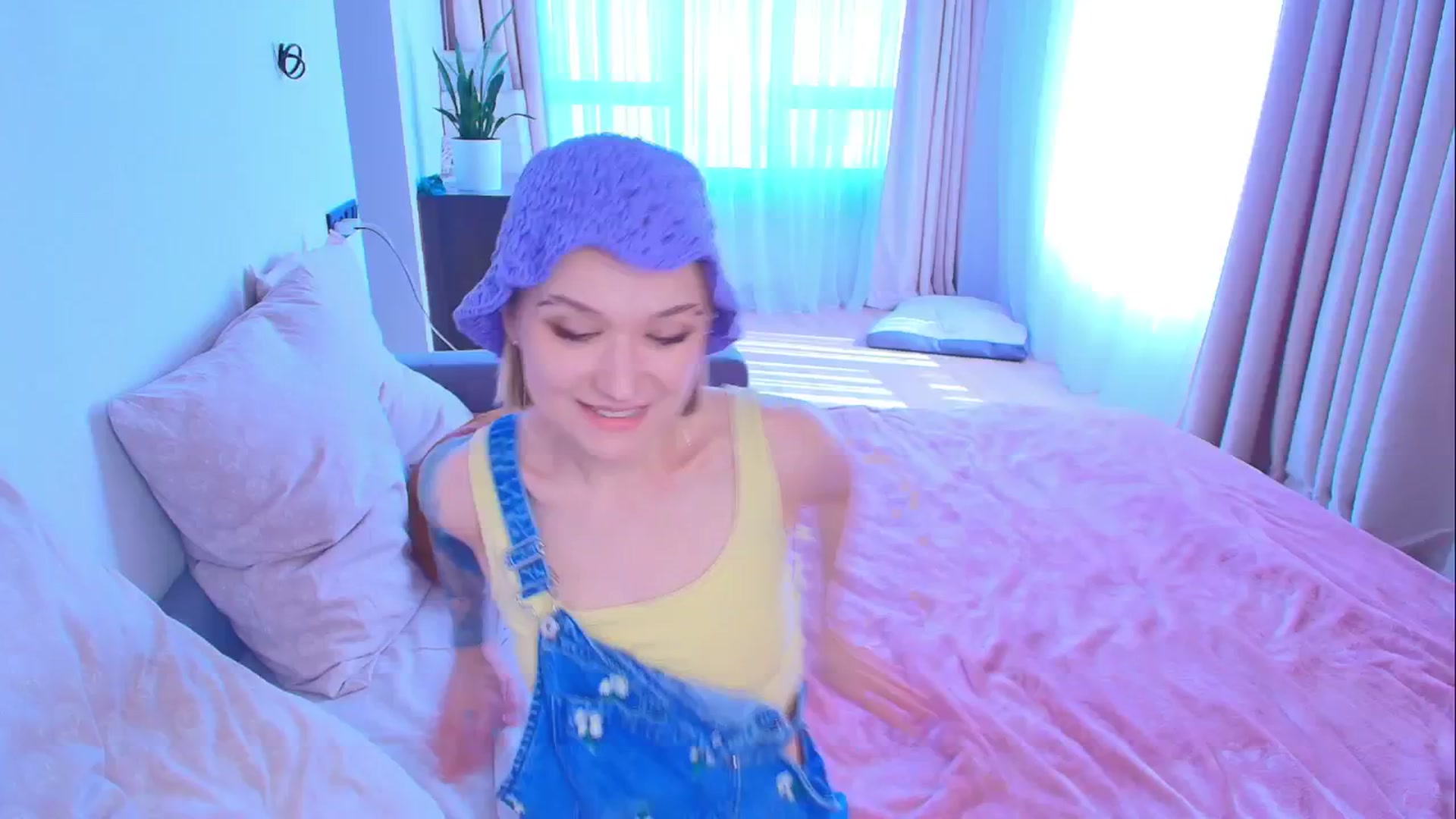 Gallery image thumbnail from Kota_sky's myfreecams stream on, 04/07/2026, 07:31 image 8 of 20