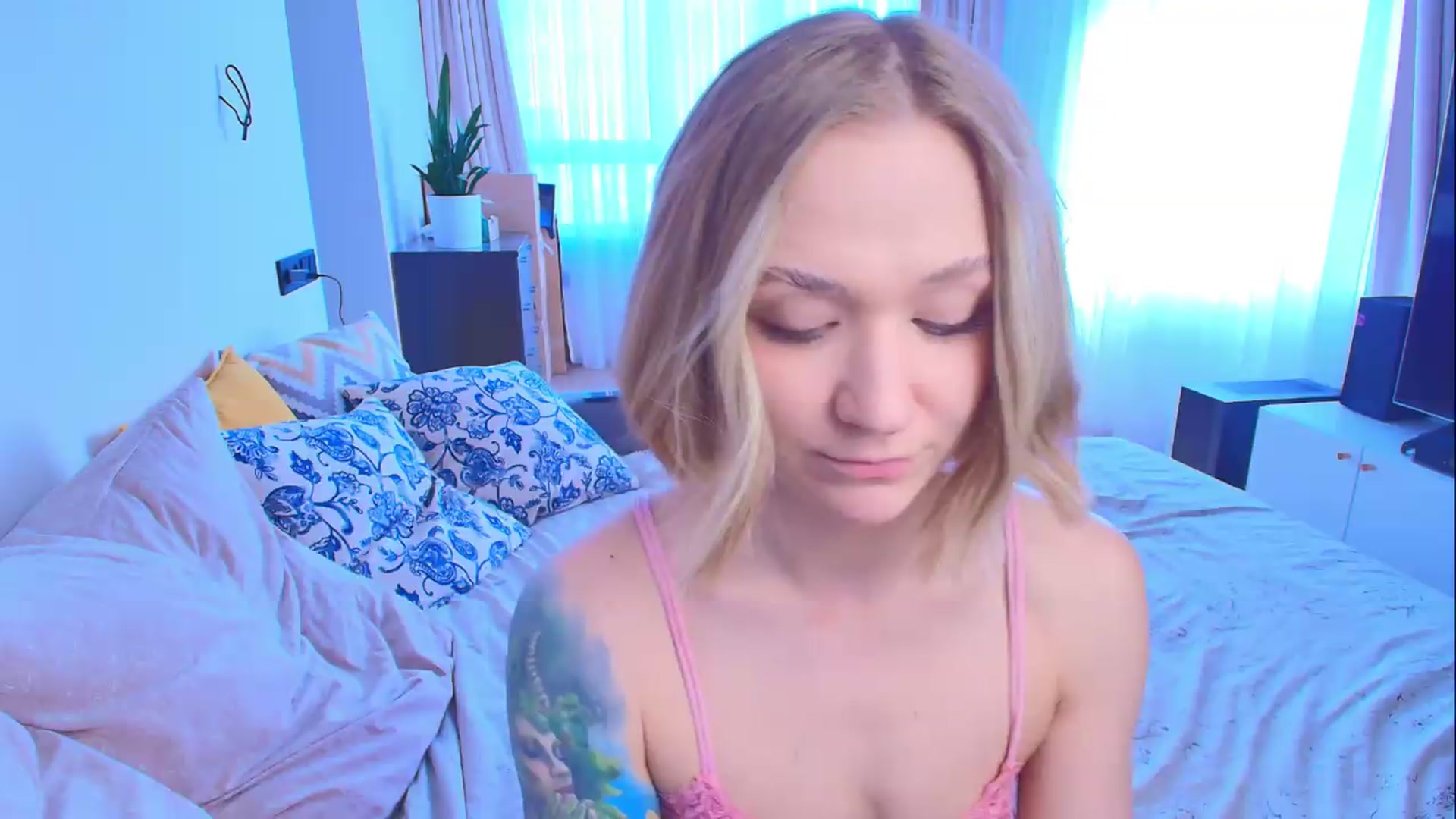 Gallery image thumbnail from Kota_sky's myfreecams stream on, 05/27/2026, 07:00 image 17 of 20