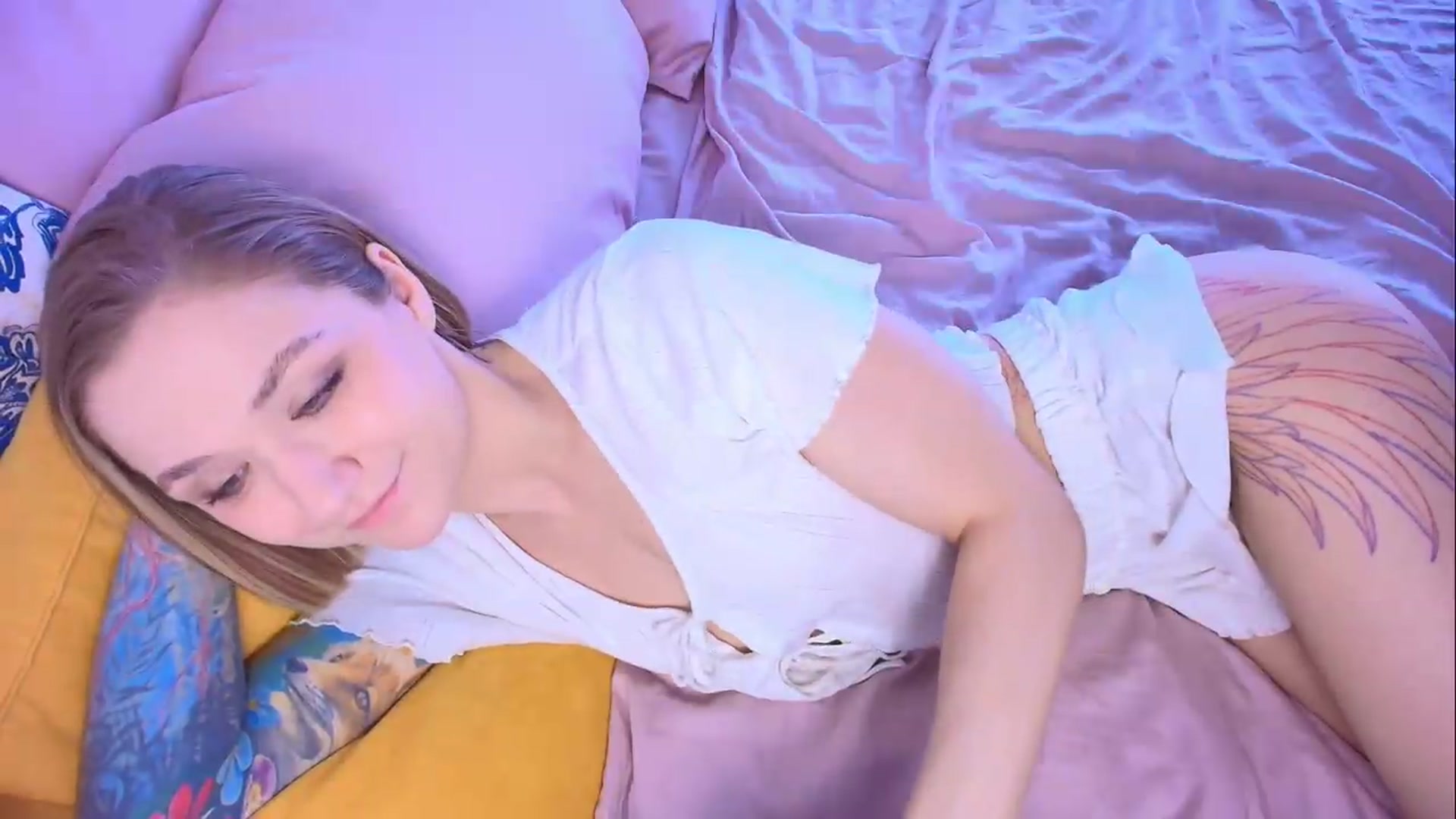 Gallery image thumbnail from Kota_sky's myfreecams stream on, 06/26/2026, 06:50 image 18 of 20