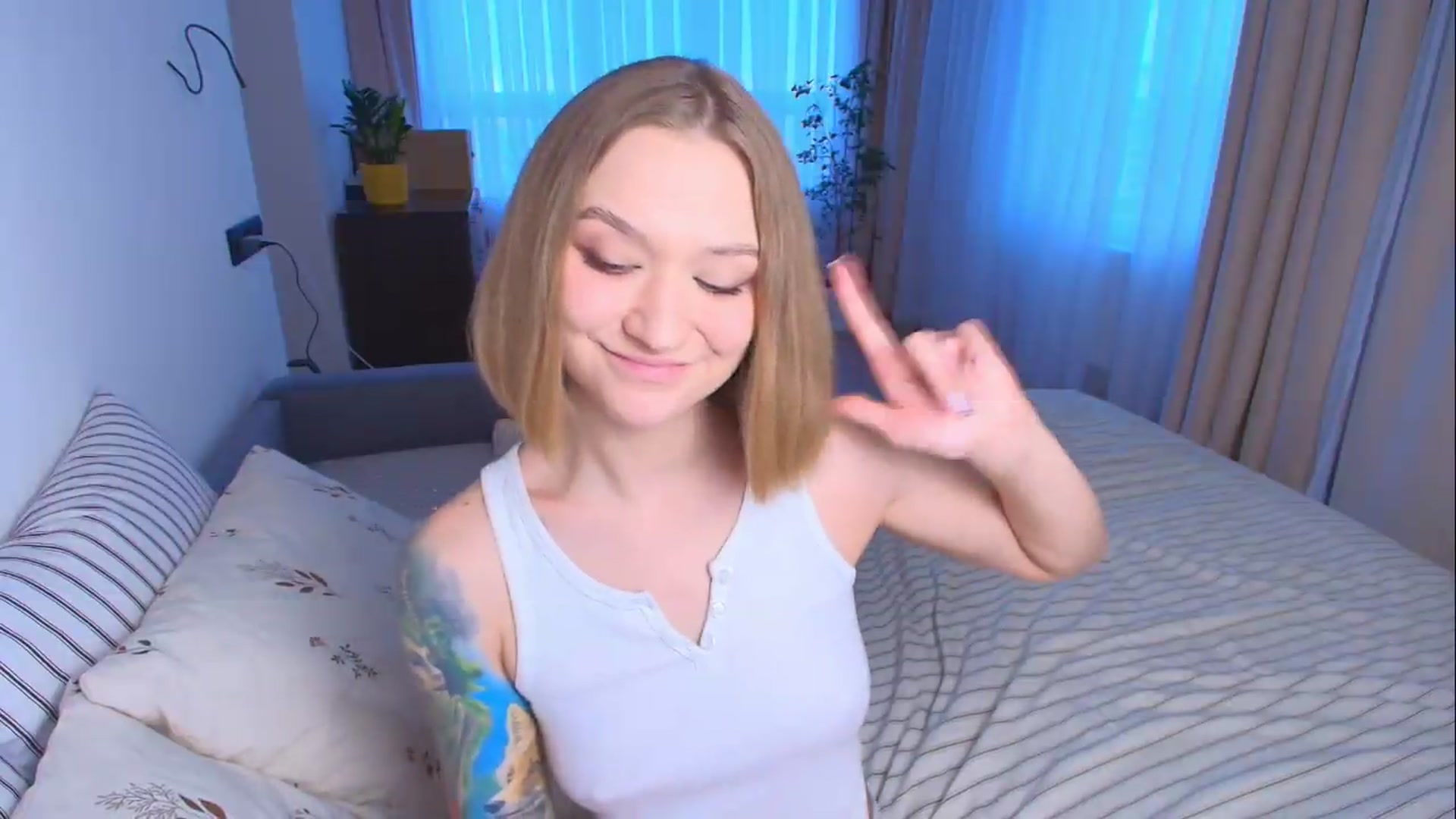 Gallery image thumbnail from Kota_sky's myfreecams stream on, 08/04/2026, 04:23 image 11 of 20