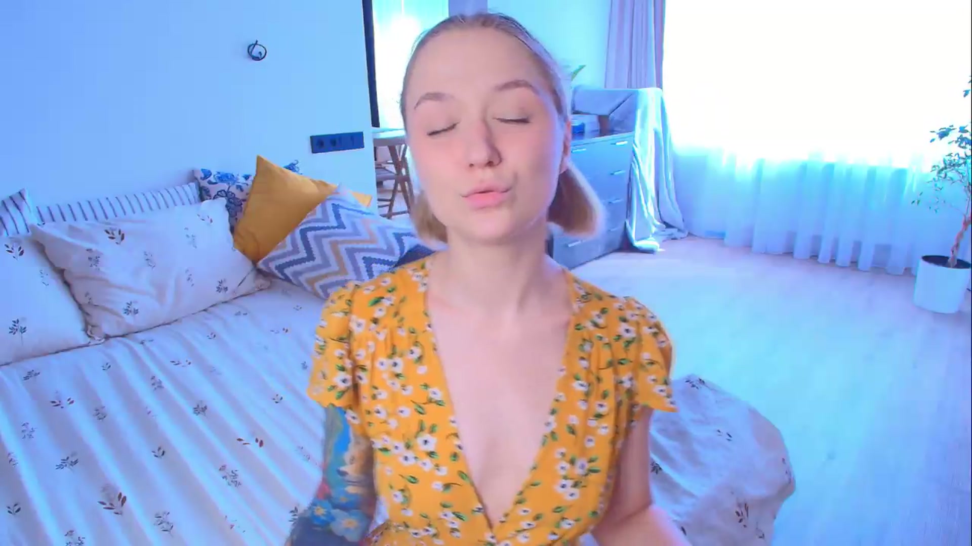 Gallery image thumbnail from Kota_sky's myfreecams stream on, 08/10/2026, 06:39 image 8 of 20