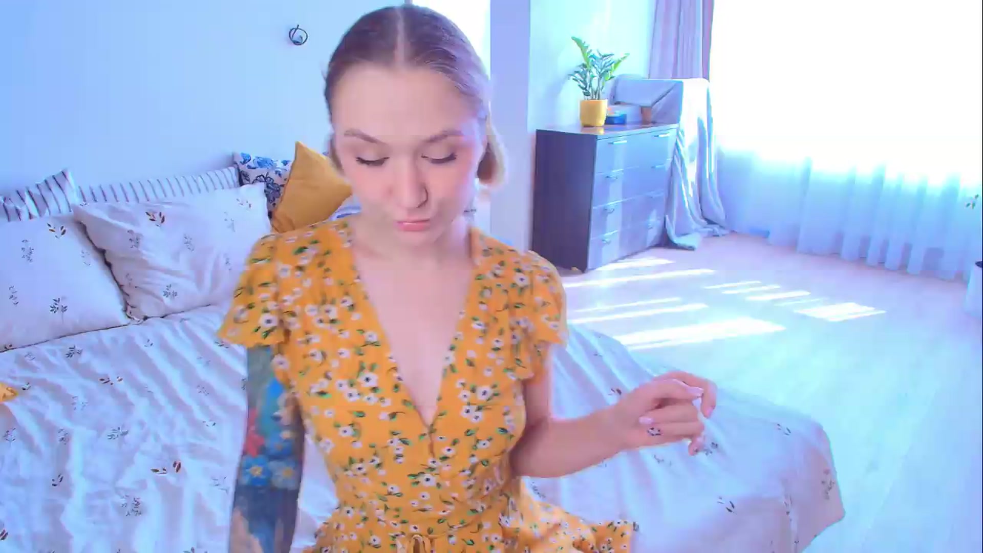 Gallery image thumbnail from Kota_sky's myfreecams stream on, 08/10/2026, 06:39 image 1 of 20