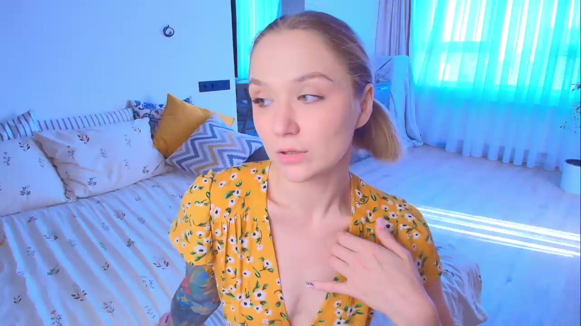 Gallery image thumbnail from Kota_sky's myfreecams stream on, 08/10/2026, 06:39 image 15 of 20