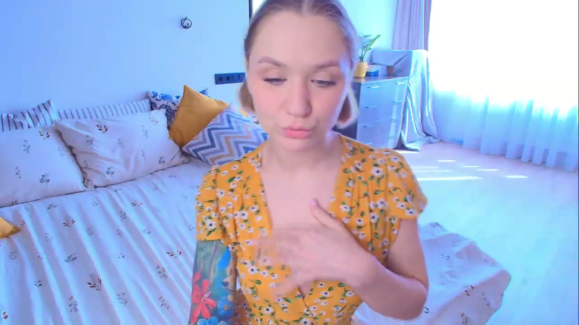 Gallery image thumbnail from Kota_sky's myfreecams stream on, 08/10/2026, 06:39 image 5 of 20