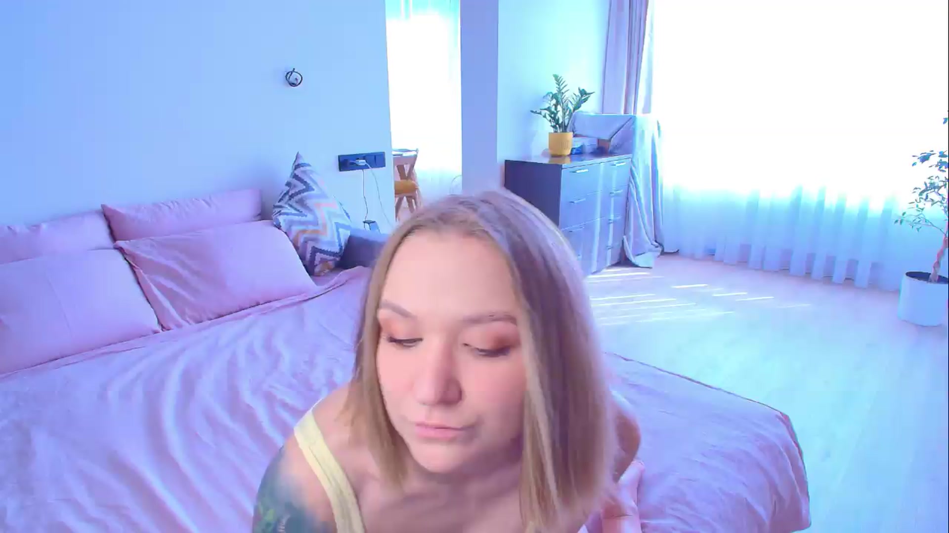 Gallery image thumbnail from Kota_sky's myfreecams stream on, 08/11/2026, 03:44 image 11 of 20