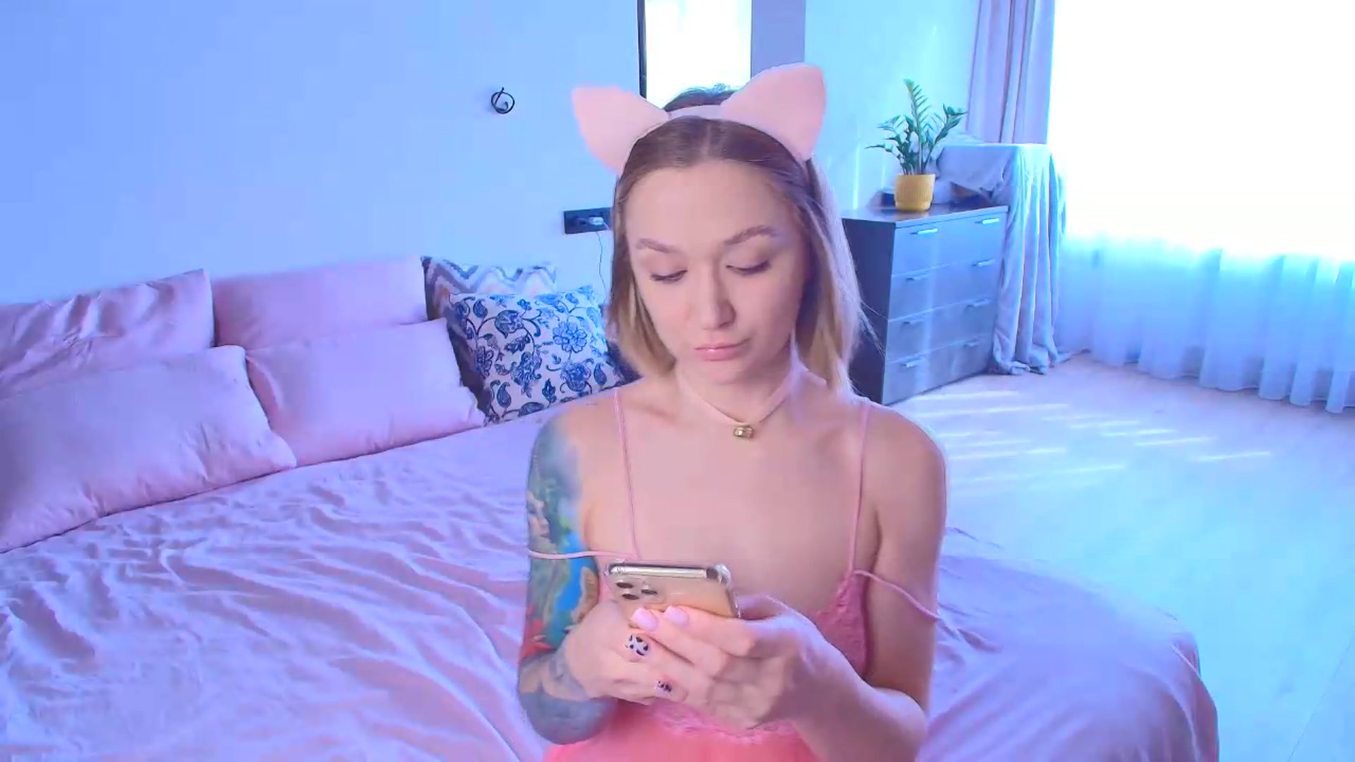Gallery image thumbnail from Kota_sky's myfreecams stream on, 08/13/2026, 04:32 image 4 of 20