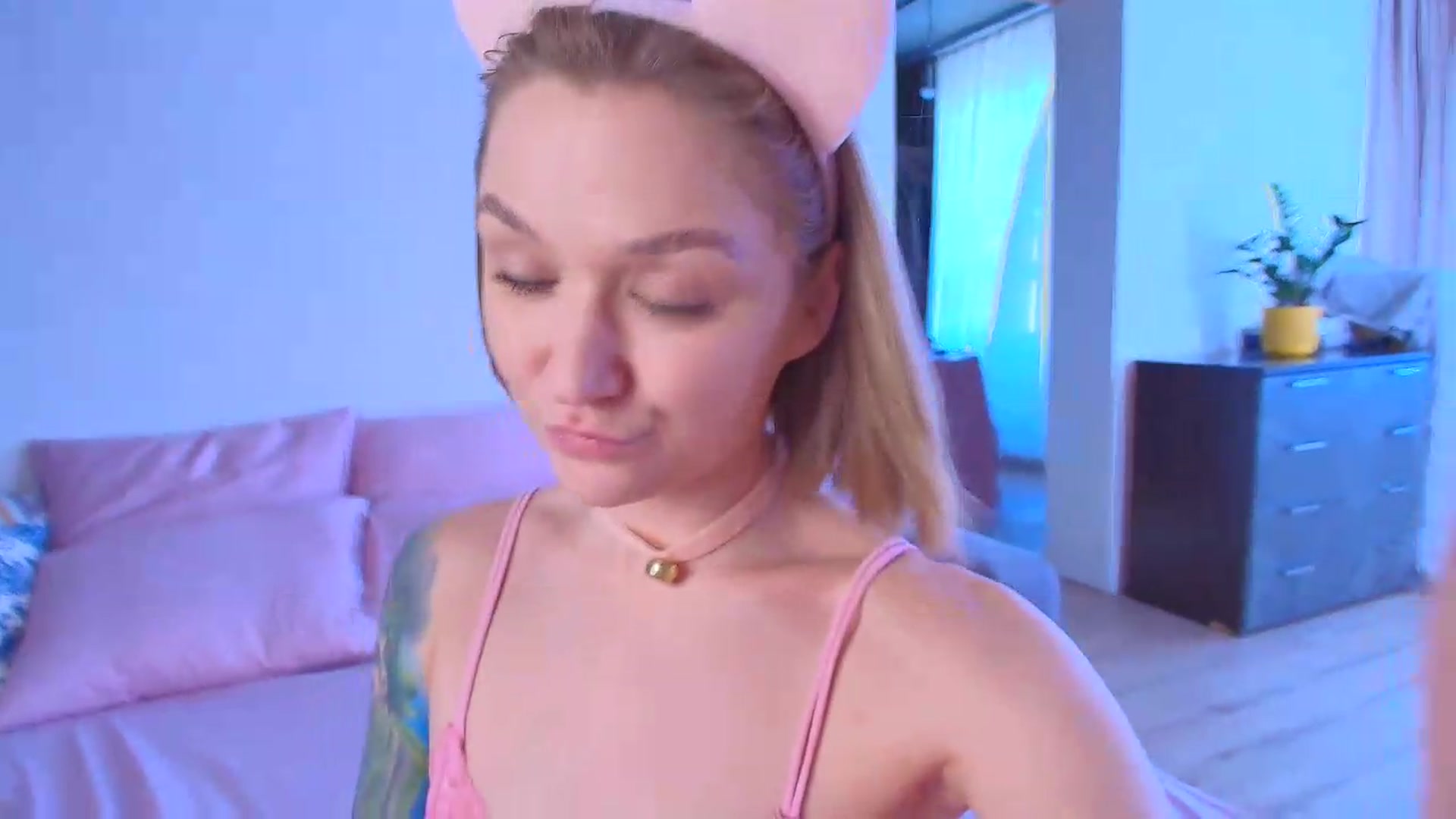 Gallery image thumbnail from Kota_sky's myfreecams stream on, 08/13/2026, 07:29 image 19 of 20