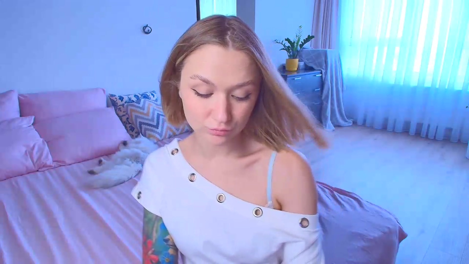Gallery image thumbnail from Kota_sky's myfreecams stream on, 08/17/2026, 07:29 image 17 of 20