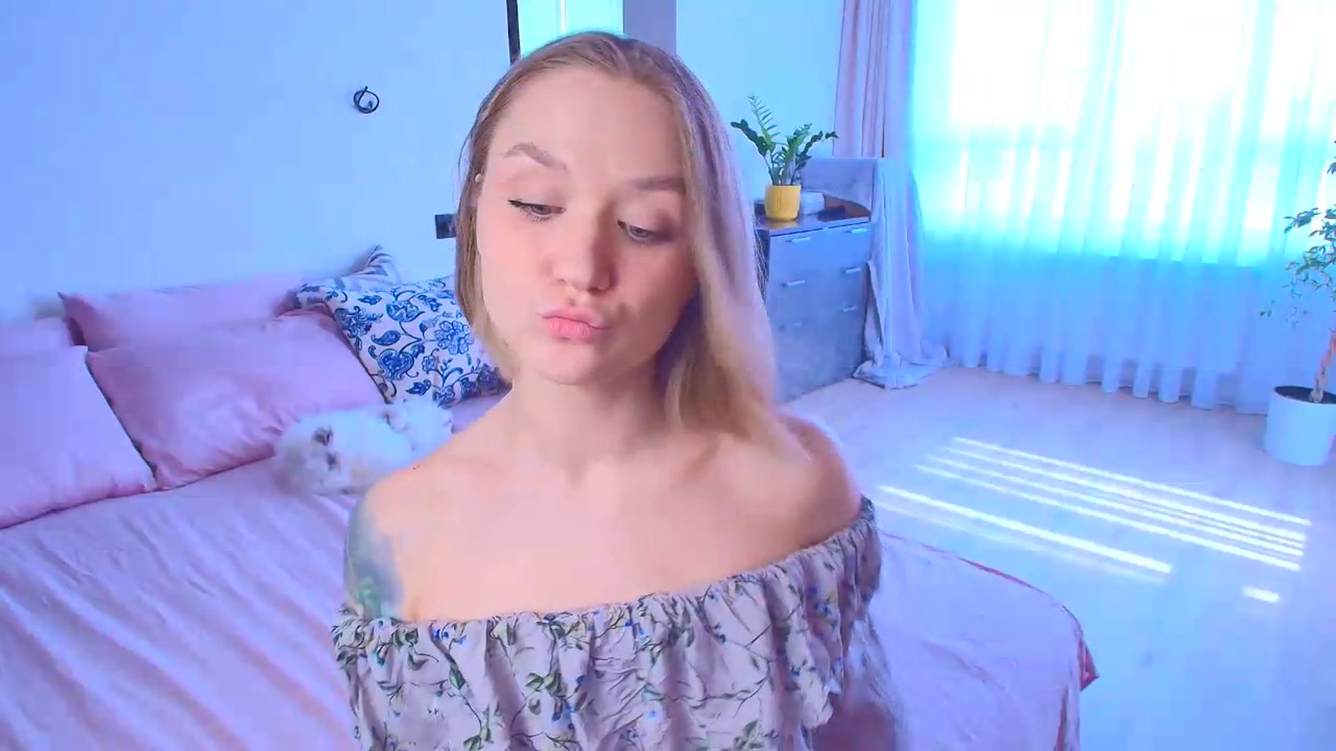 Gallery image thumbnail from Kota_sky's myfreecams stream on, 08/18/2026, 06:46 image 4 of 20