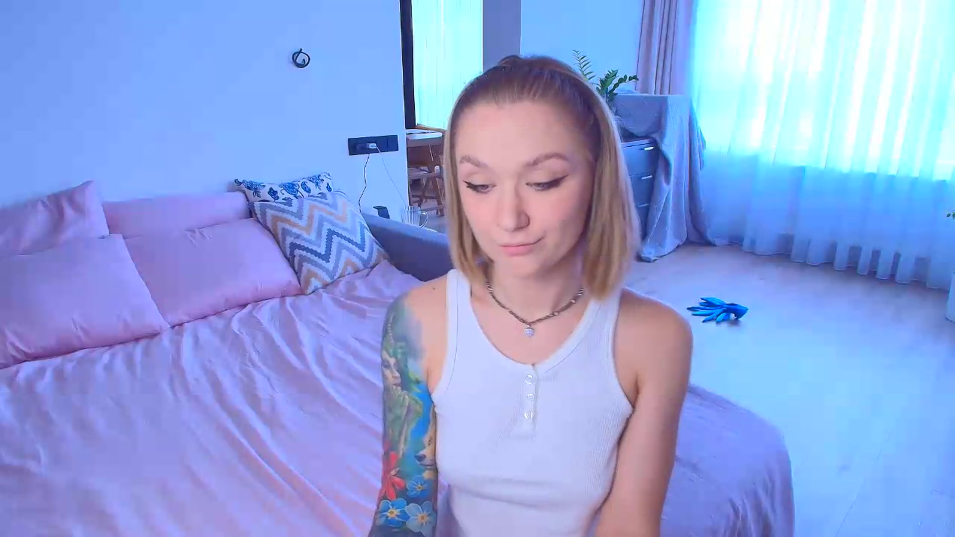 Gallery image thumbnail from Kota_sky's myfreecams stream on, 08/19/2026, 04:33 image 7 of 20