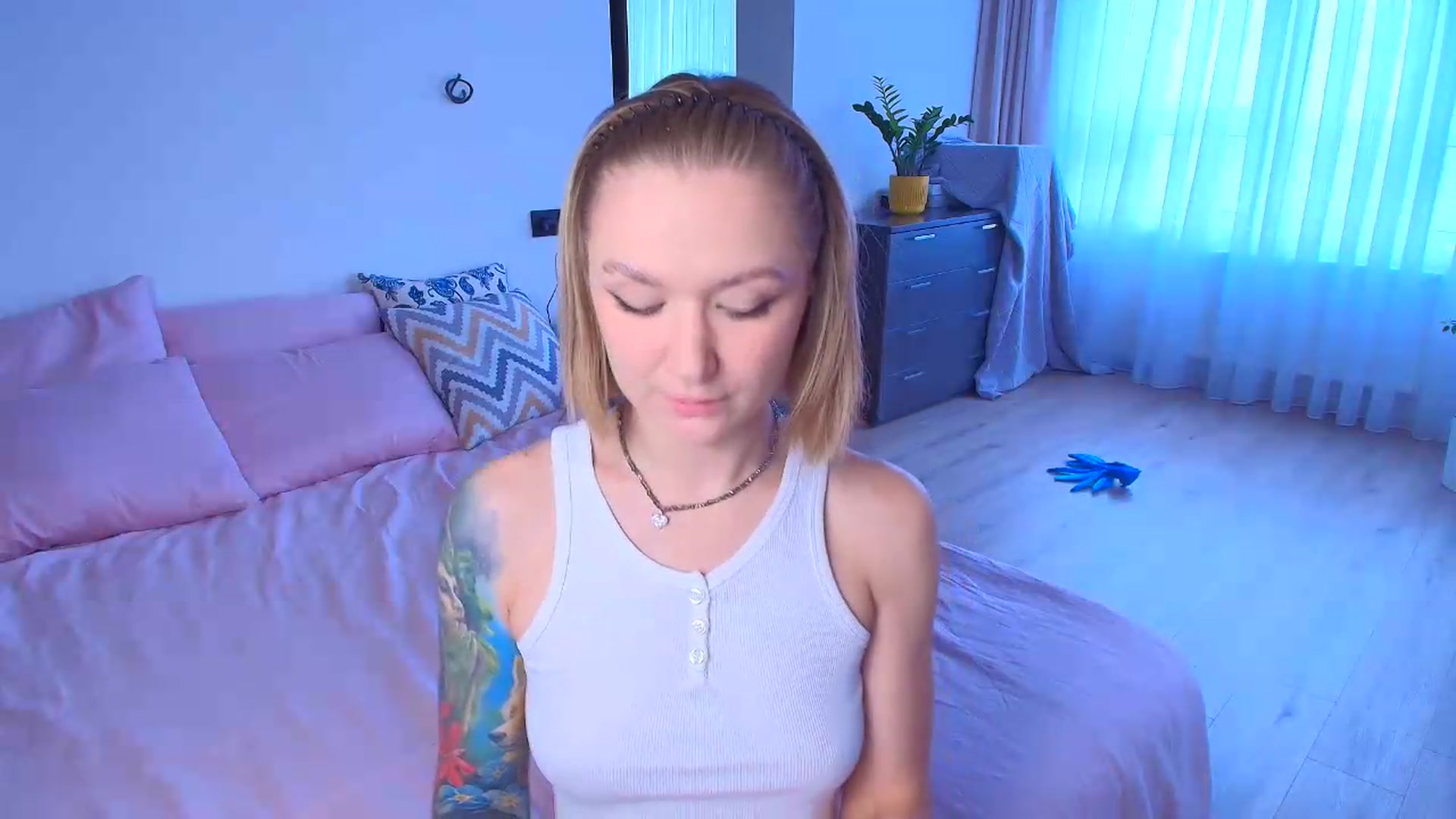 Gallery image thumbnail from Kota_sky's myfreecams stream on, 08/19/2026, 04:33 image 4 of 20