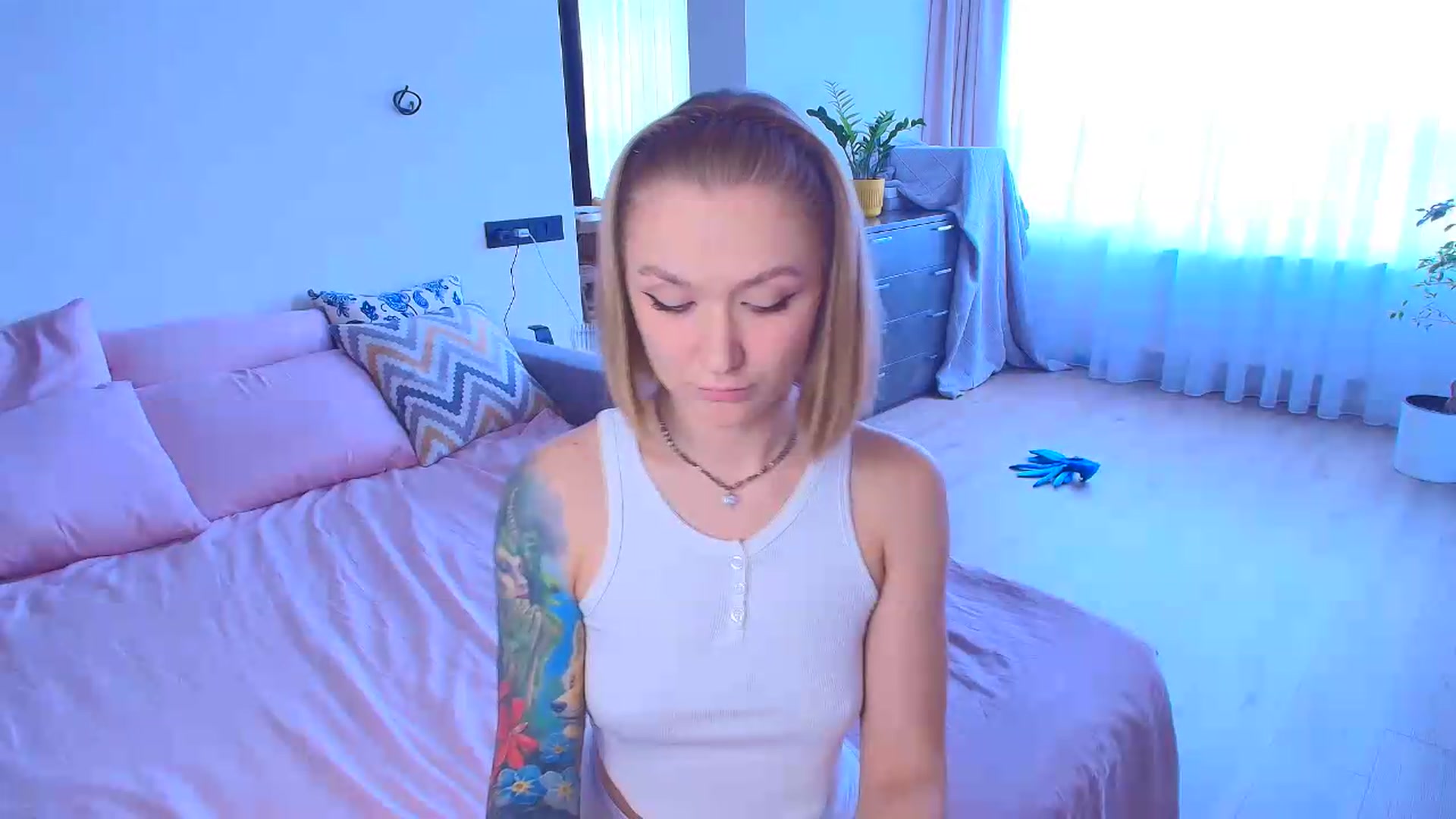 Gallery image thumbnail from Kota_sky's myfreecams stream on, 08/19/2026, 04:33 image 14 of 20