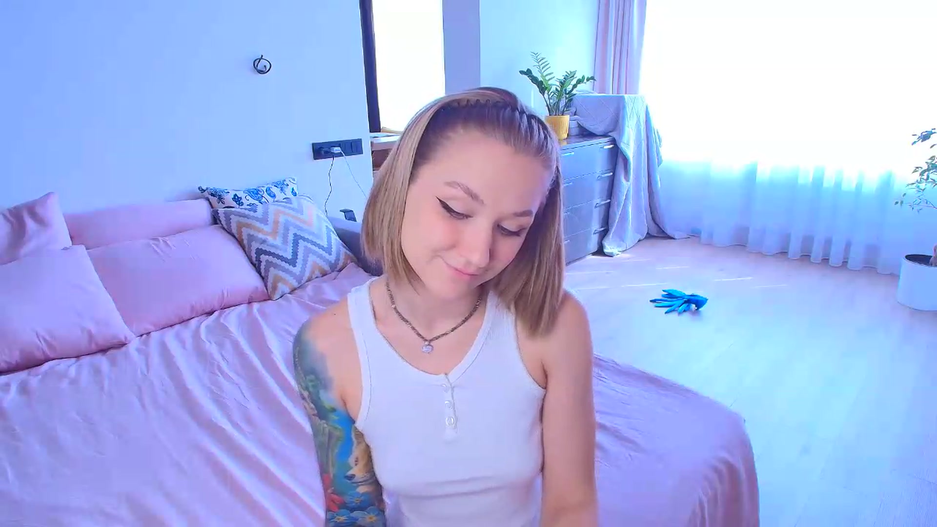 Gallery image thumbnail from Kota_sky's myfreecams stream on, 08/19/2026, 04:33 image 9 of 20