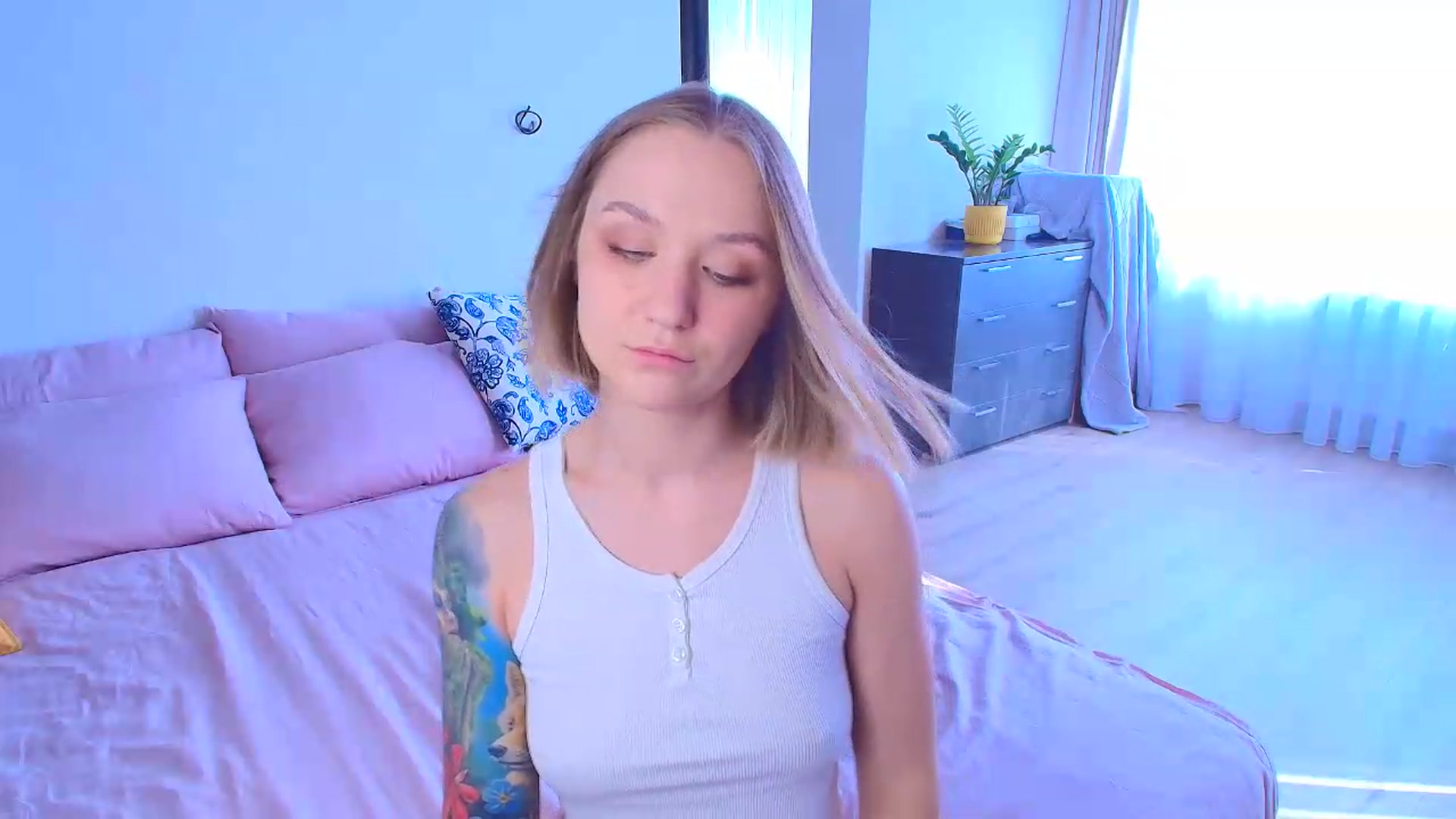 Gallery image thumbnail from Kota_sky's myfreecams stream on, 08/21/2026, 04:32 image 15 of 20