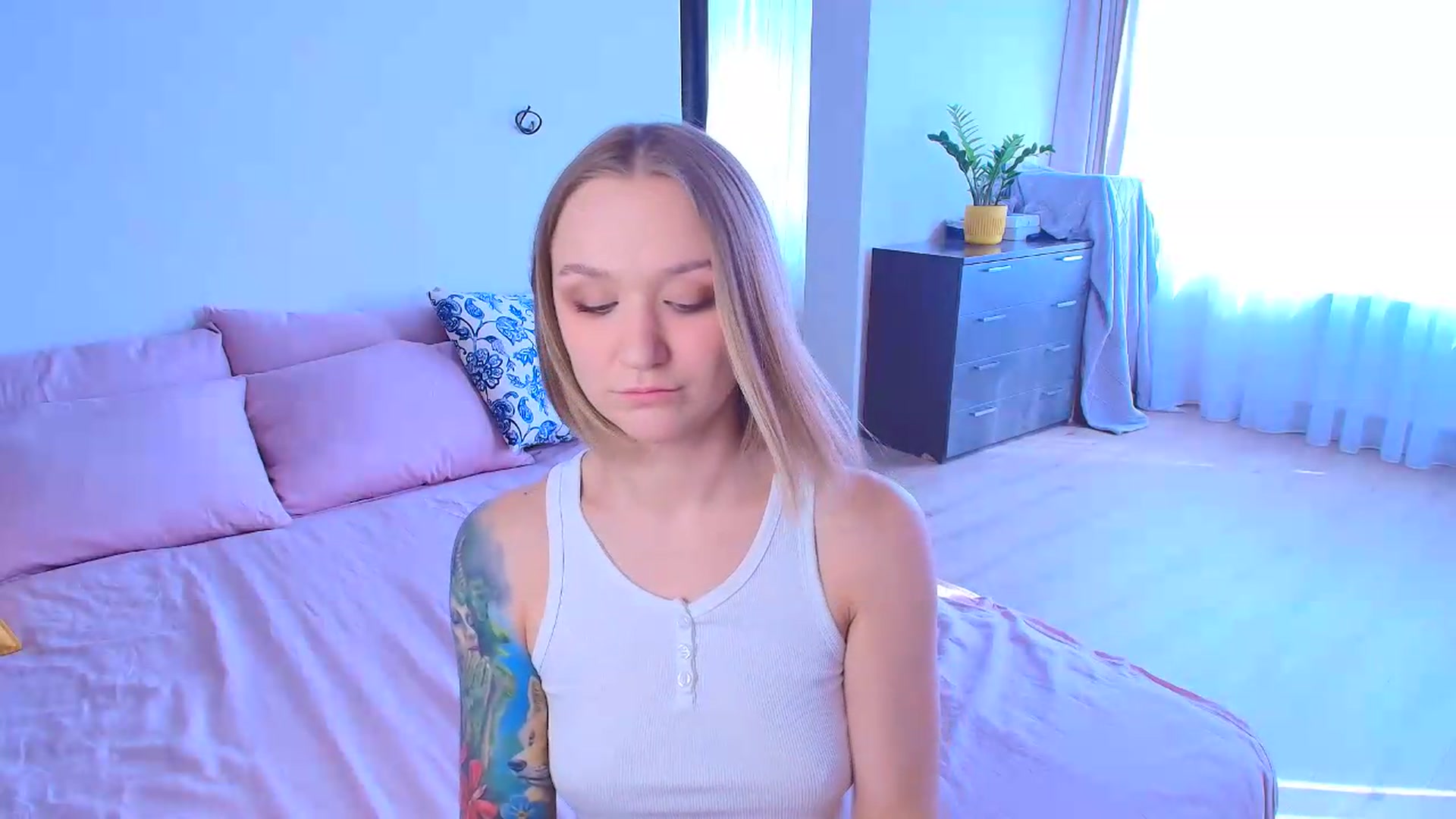 Gallery image thumbnail from Kota_sky's myfreecams stream on, 08/21/2026, 04:32 image 14 of 20