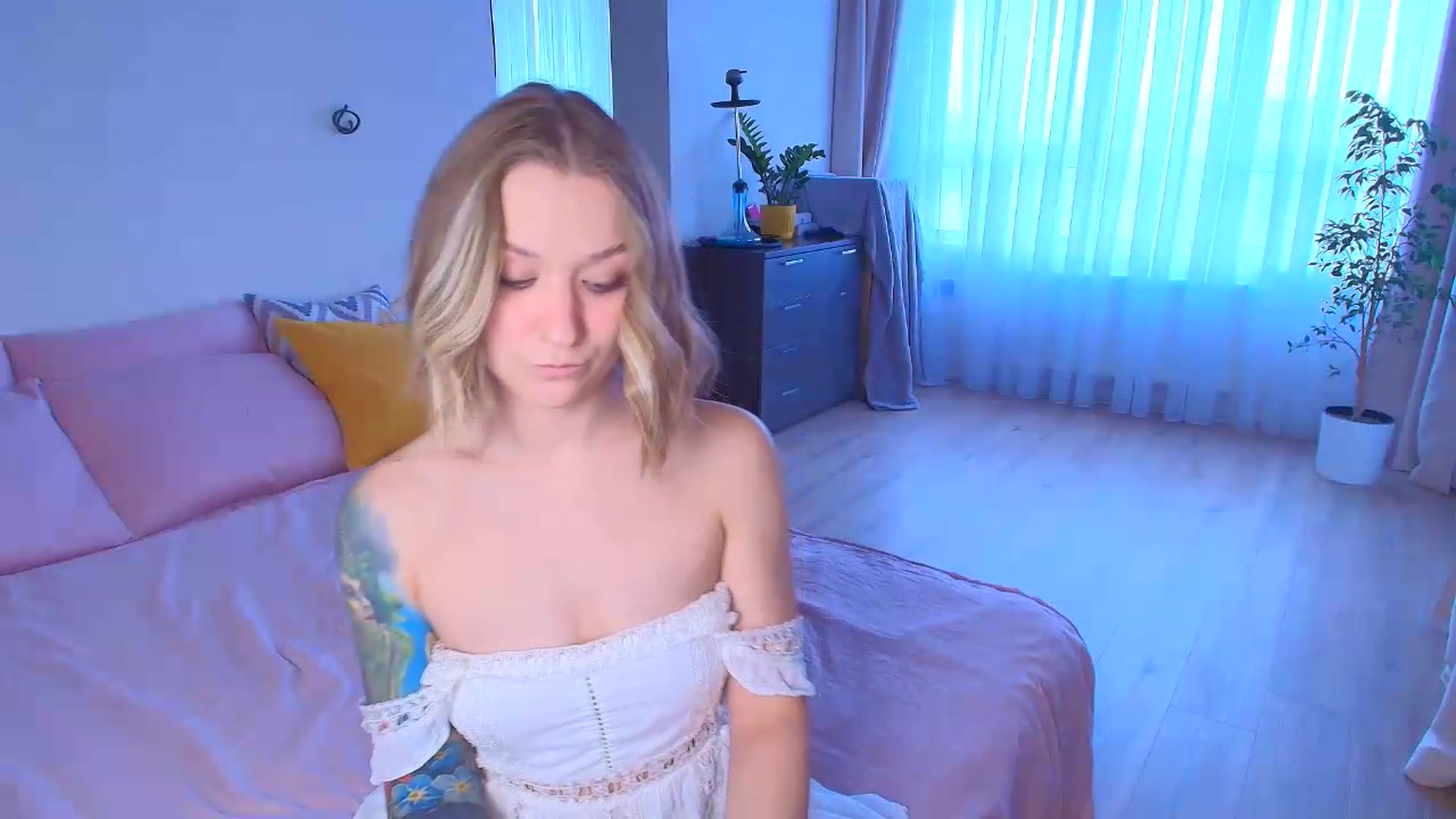 Gallery image thumbnail from Kota_sky's myfreecams stream on, 08/25/2026, 04:11 image 11 of 20