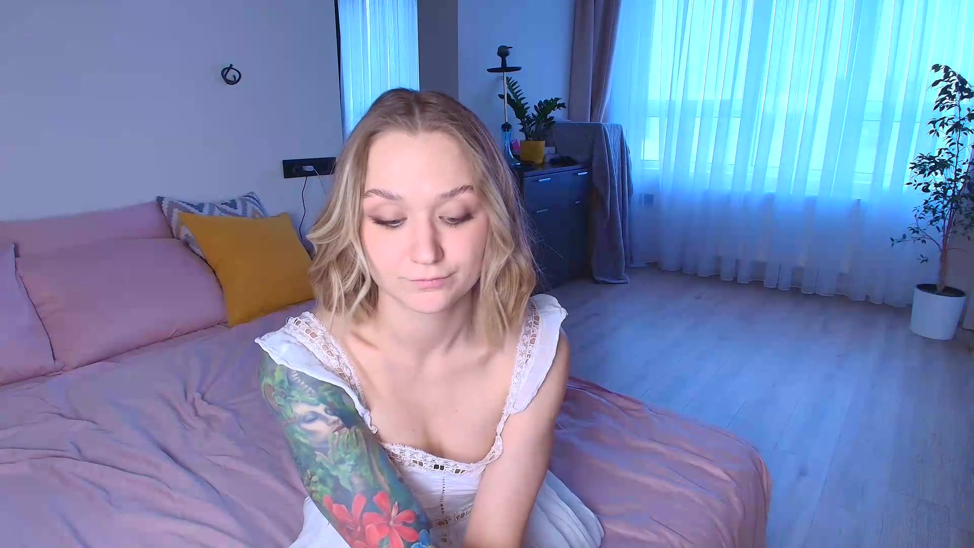 Gallery image thumbnail from Kota_sky's myfreecams stream on, 08/25/2026, 06:43 image 16 of 20