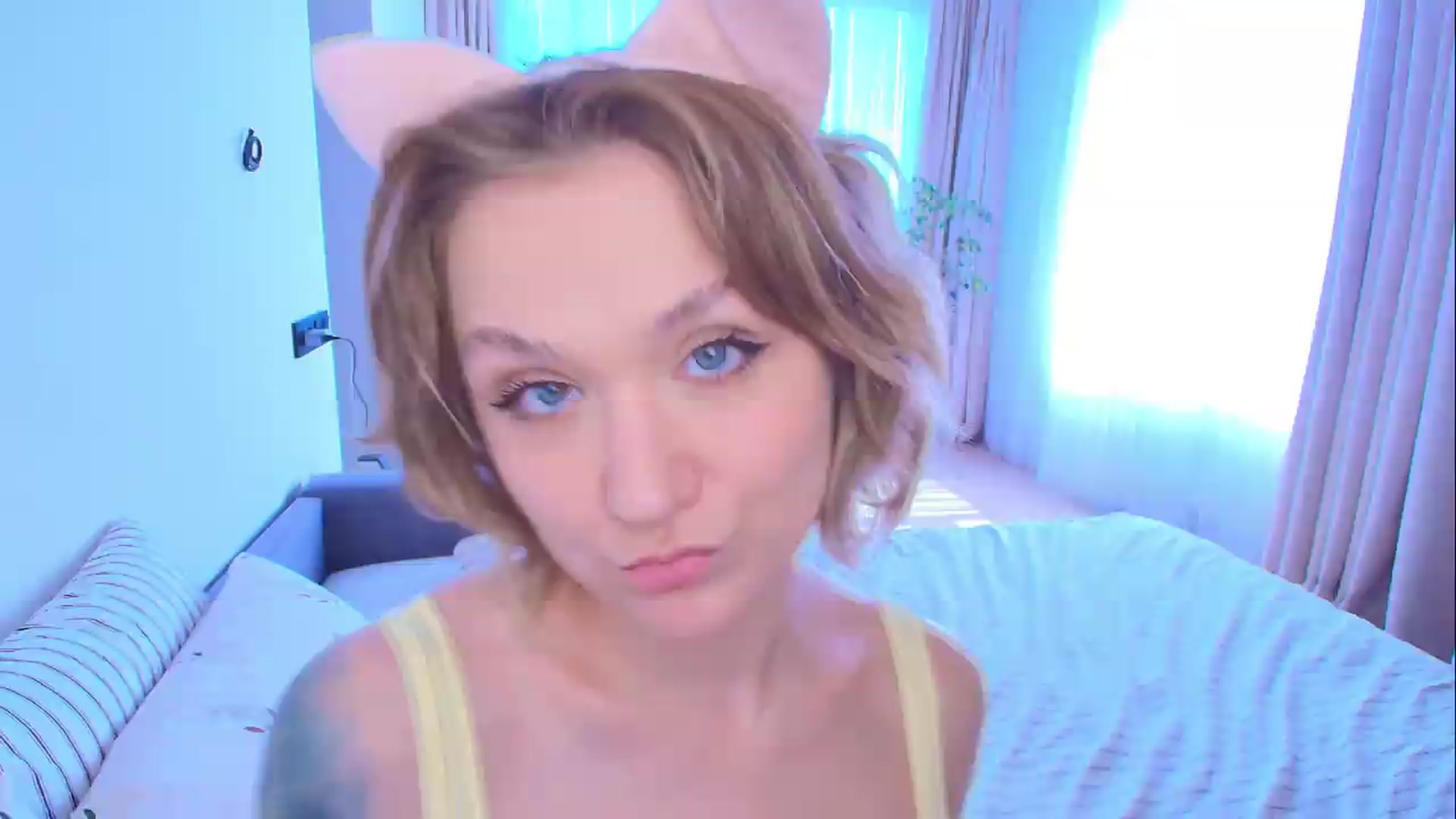 Gallery image thumbnail from Kota_sky's myfreecams stream on, 08/31/2026, 06:27 image 15 of 20