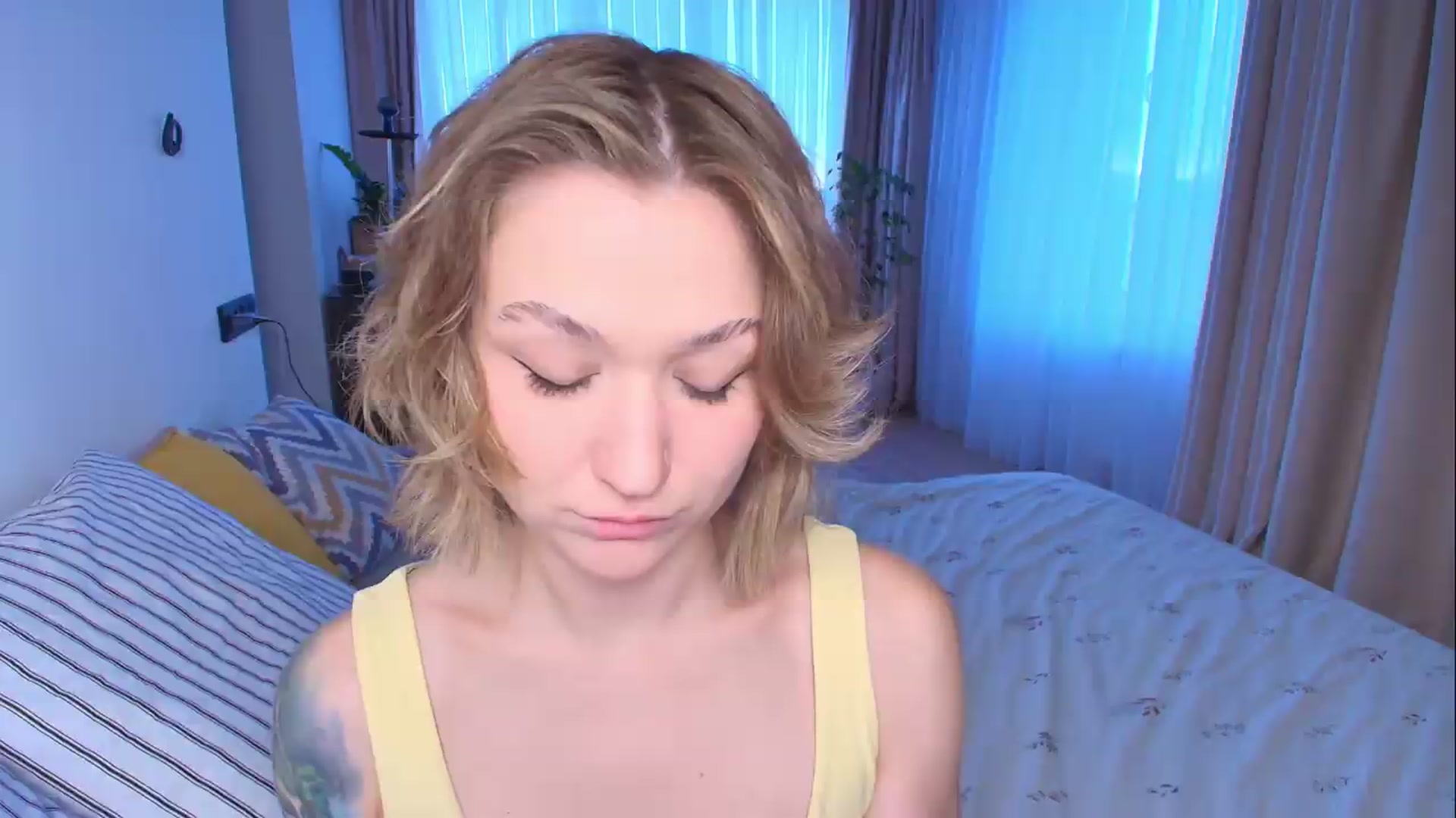 Gallery image thumbnail from Kota_sky's myfreecams stream on, 09/01/2026, 03:16 image 13 of 20