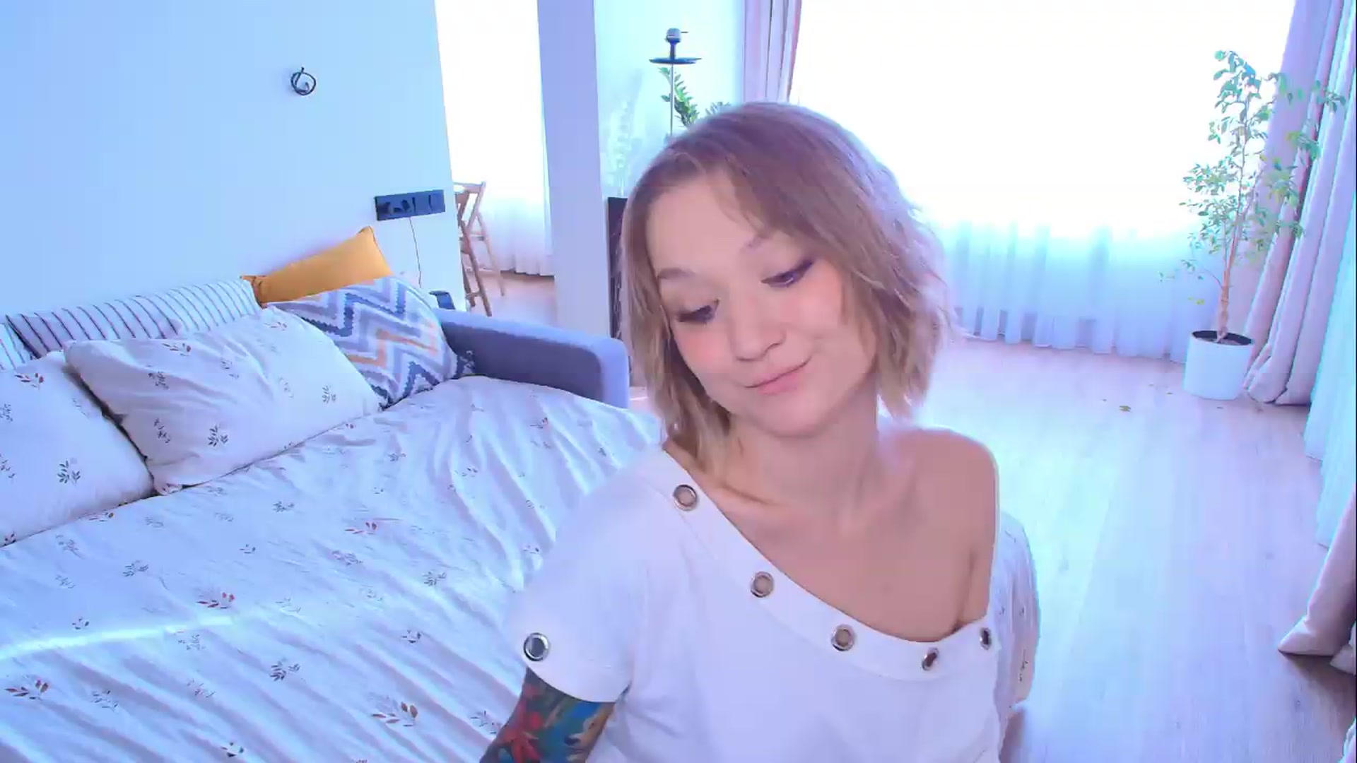 Gallery image thumbnail from Kota_sky's myfreecams stream on, 09/08/2026, 03:27 image 8 of 20