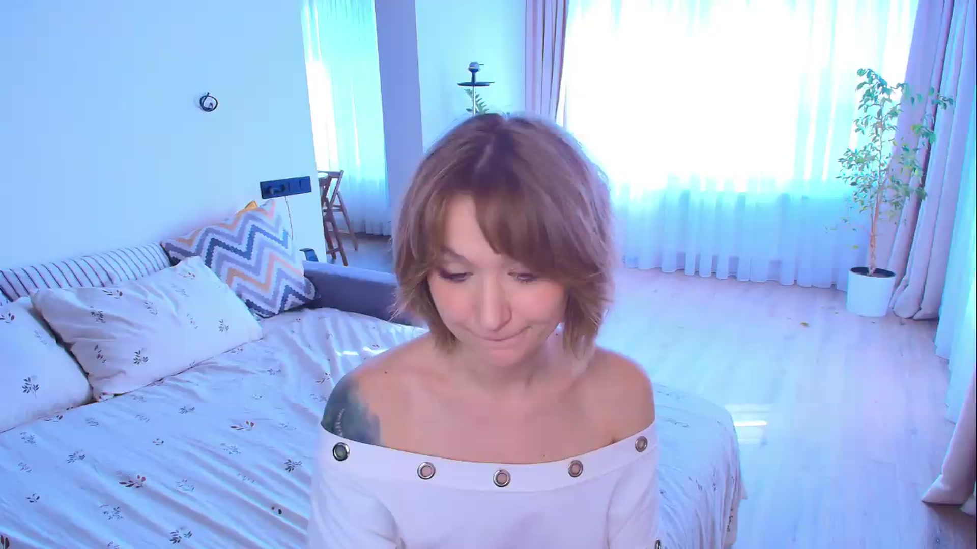 Gallery image thumbnail from Kota_sky's myfreecams stream on, 09/08/2026, 04:33 image 14 of 20