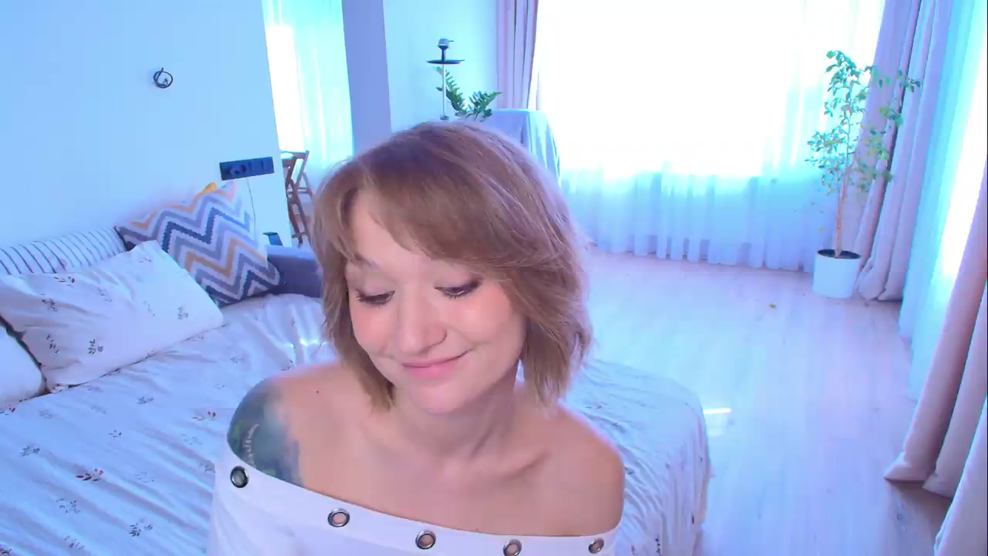 Gallery image thumbnail from Kota_sky's myfreecams stream on, 09/08/2026, 04:33 image 9 of 20