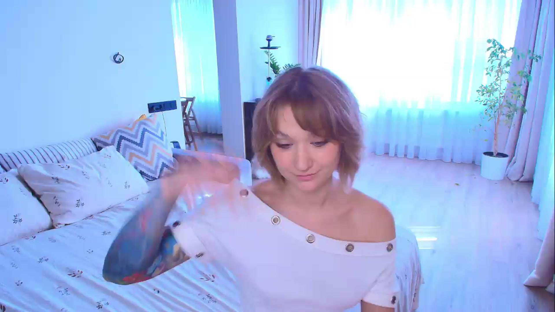 Gallery image thumbnail from Kota_sky's myfreecams stream on, 09/08/2026, 04:33 image 16 of 20