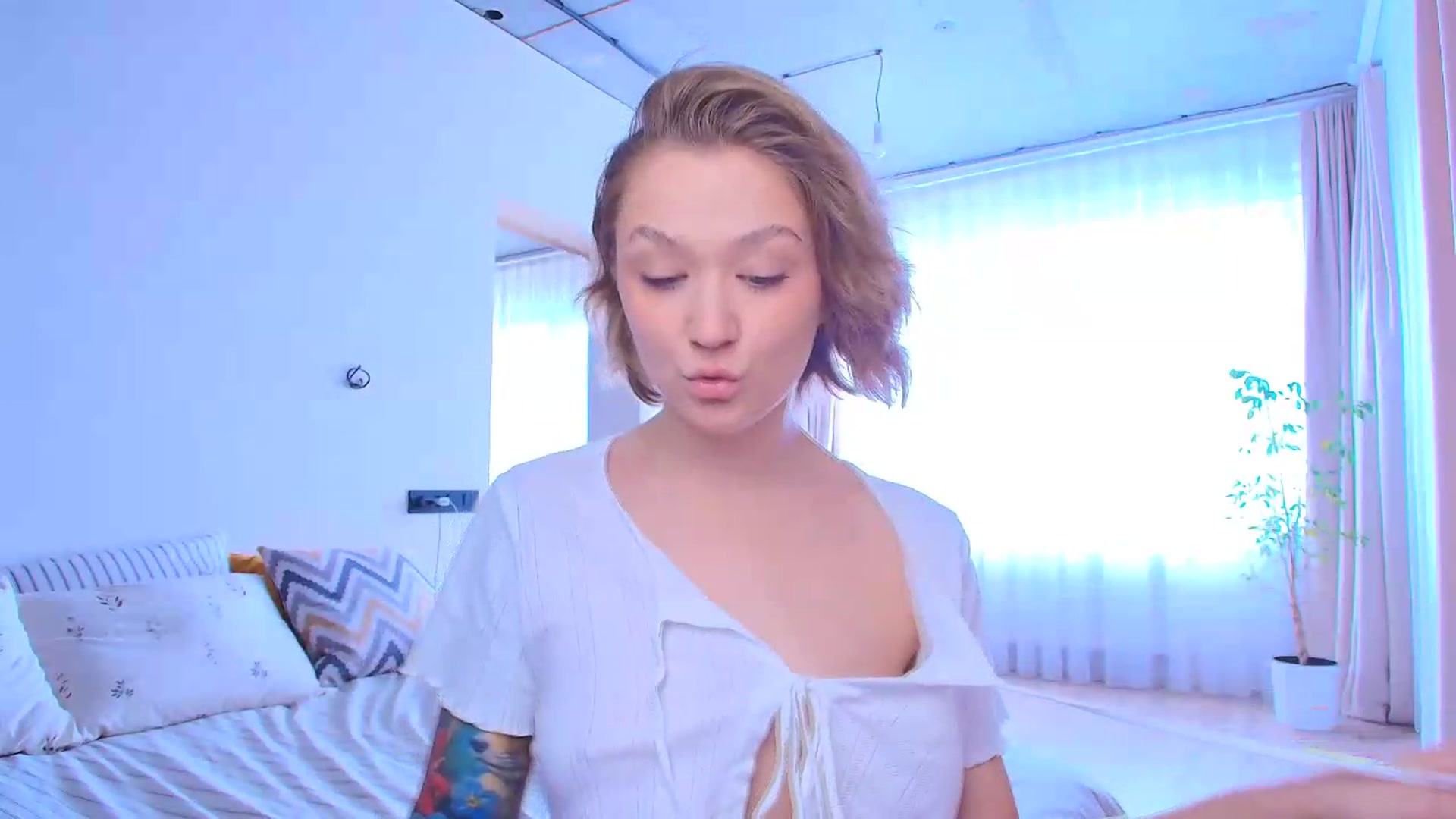 Gallery image thumbnail from Kota_sky's myfreecams stream on, 09/11/2026, 03:26 image 7 of 20