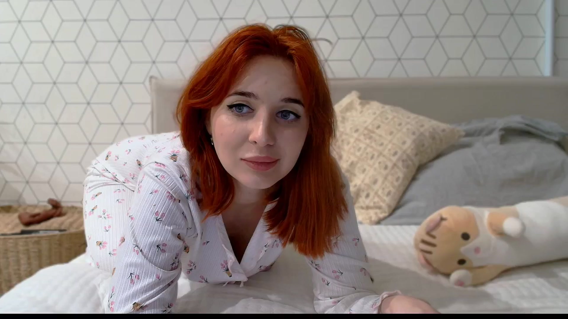 Gallery image thumbnail from KotisFoxy's myfreecams stream on, 11/15/2024, 20:39 image 2 of 20