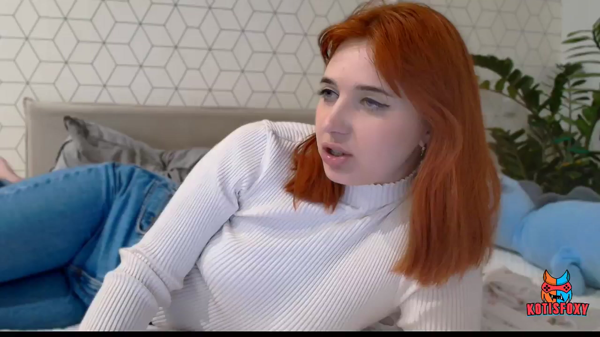 Gallery image thumbnail from KotisFoxy's myfreecams stream on, 11/15/2024, 20:39 image 20 of 20