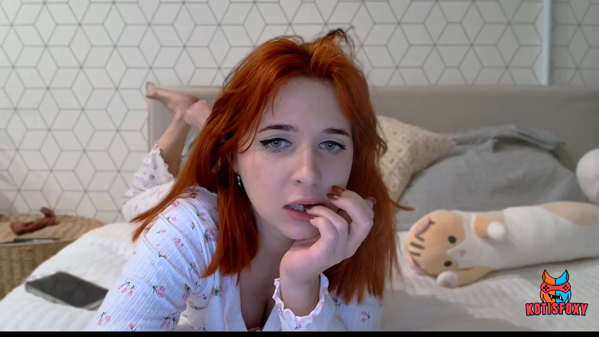 Gallery image thumbnail from KotisFoxy's myfreecams stream on, 11/15/2024, 20:39 image 7 of 20
