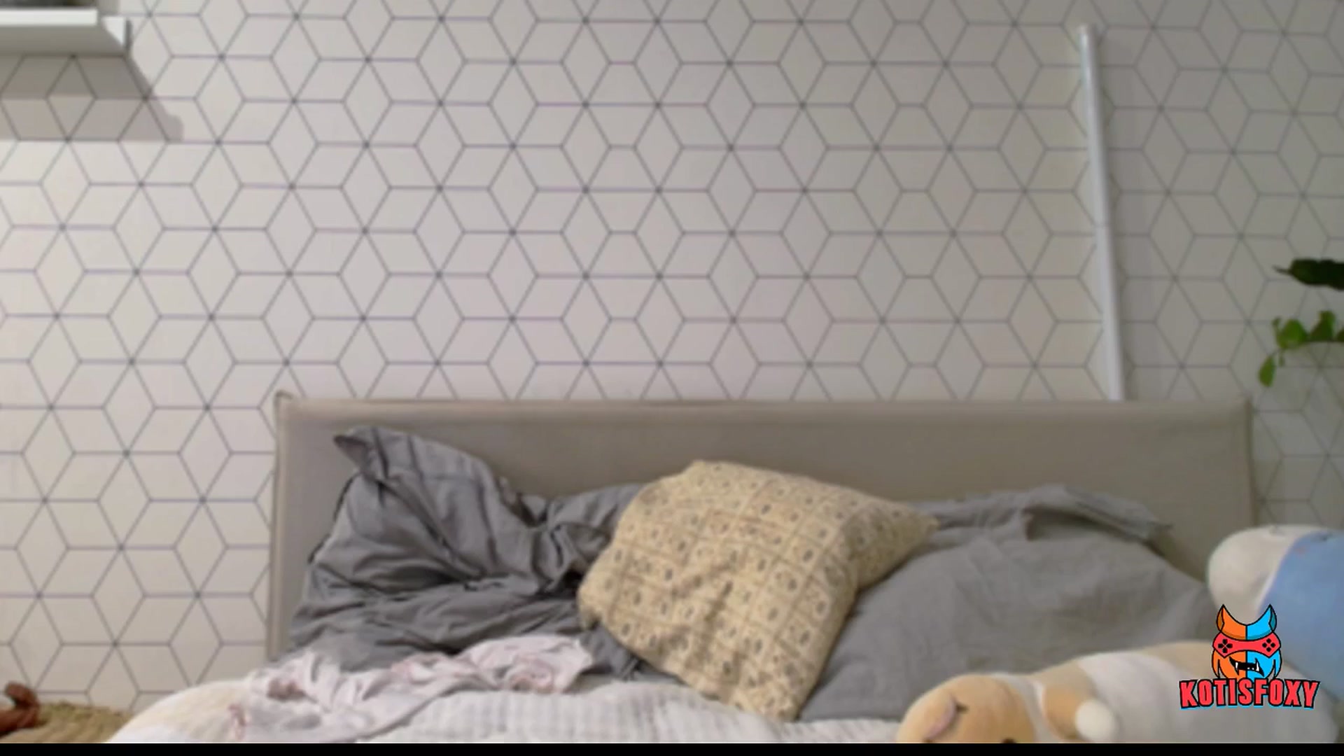 Gallery image thumbnail from KotisFoxy's myfreecams stream on, 11/15/2024, 20:39 image 17 of 20