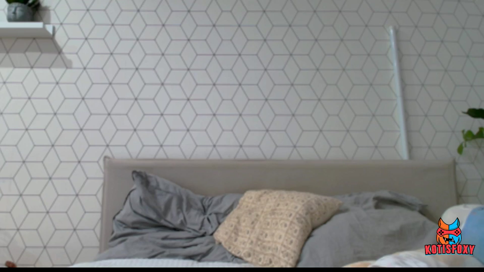 Gallery image thumbnail from KotisFoxy's myfreecams stream on, 11/15/2024, 20:39 image 19 of 20