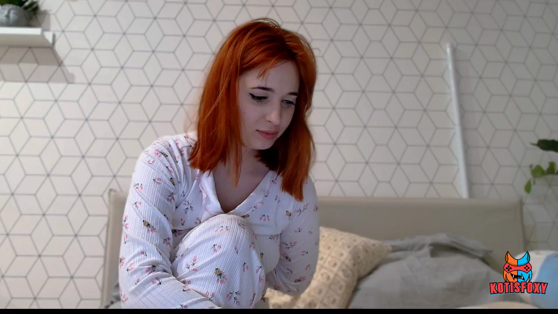 Gallery image thumbnail from KotisFoxy's myfreecams stream on, 11/15/2024, 20:39 image 12 of 20