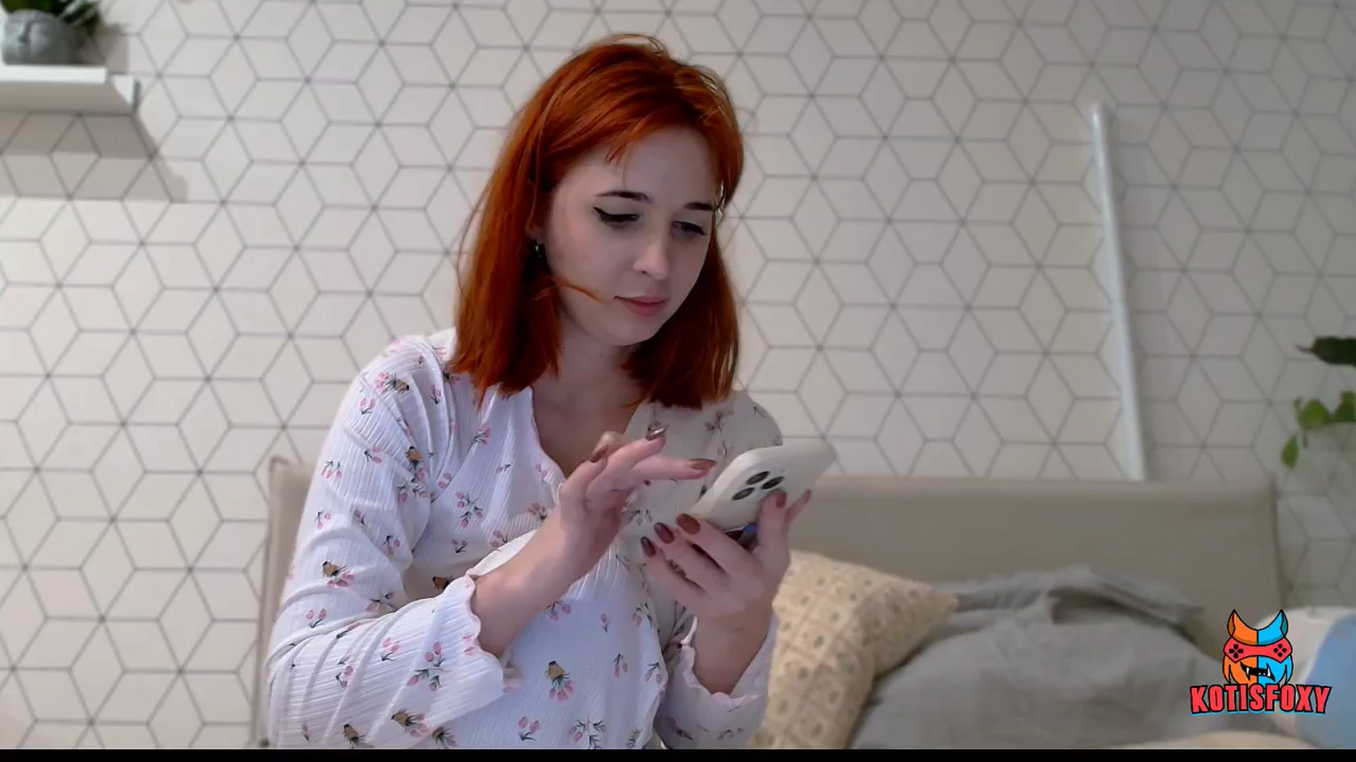 Gallery image thumbnail from KotisFoxy's myfreecams stream on, 11/15/2024, 20:39 image 10 of 20