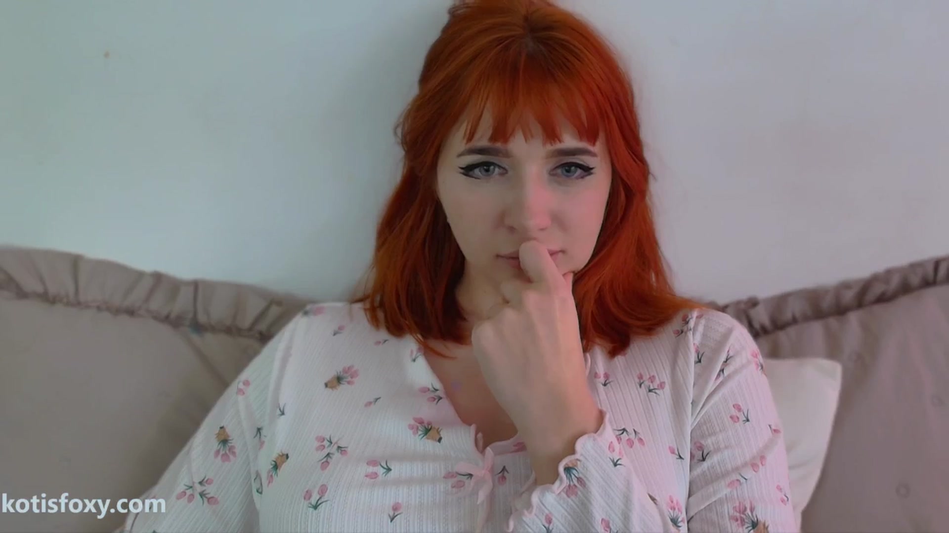 Gallery image thumbnail from KotisFoxy's myfreecams stream on, 11/18/2024, 08:04 image 14 of 20