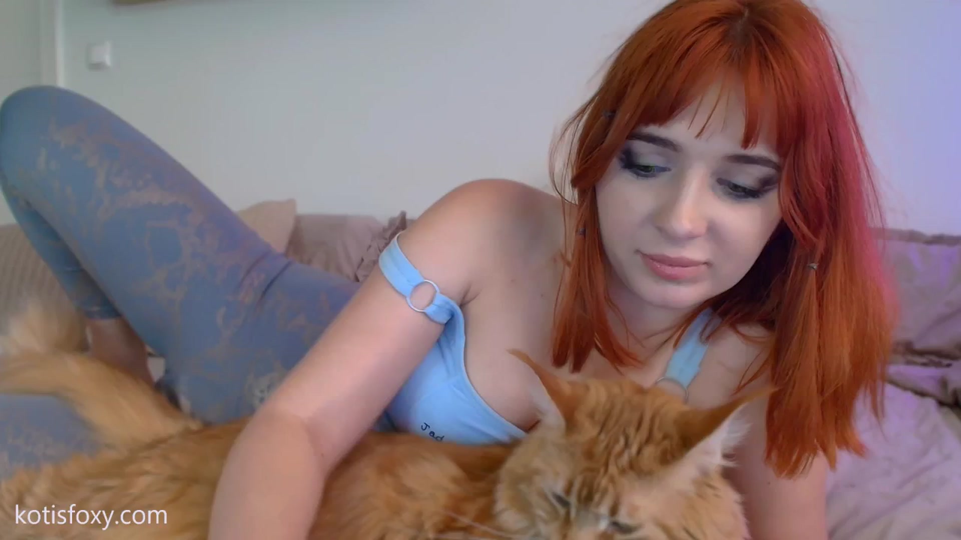 Gallery image thumbnail from KotisFoxy's myfreecams stream on, 11/19/2024, 07:30 image 7 of 20