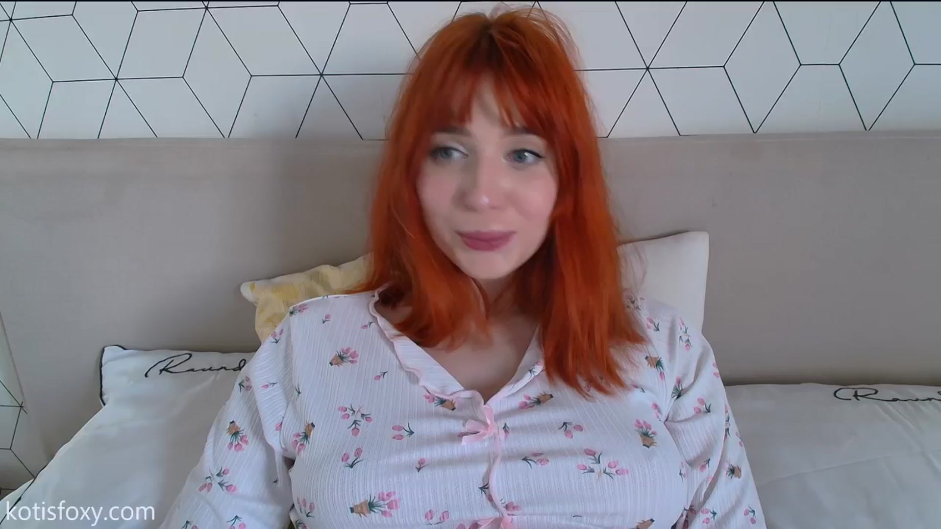 Gallery image thumbnail from KotisFoxy's myfreecams stream on, 12/02/2024, 15:11 image 5 of 20