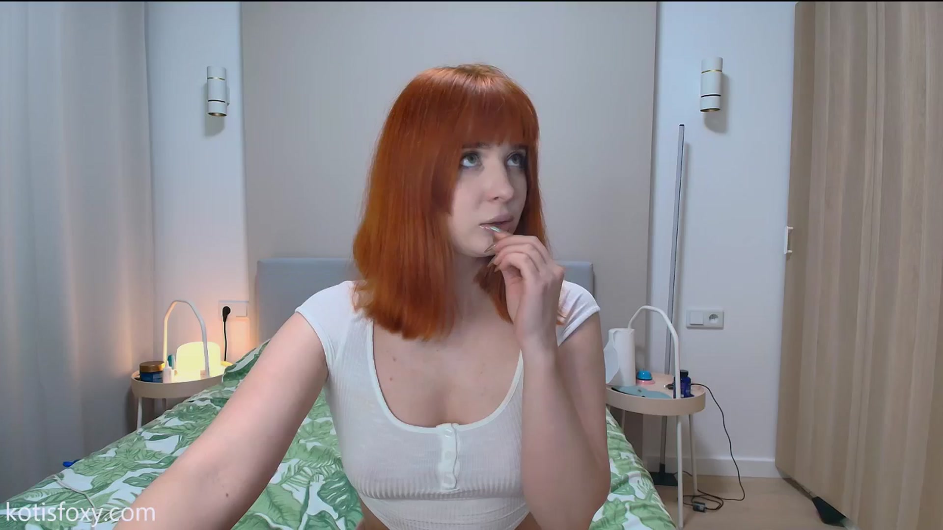 Gallery image thumbnail from KotisFoxy's myfreecams stream on, 12/04/2024, 18:27 image 3 of 20