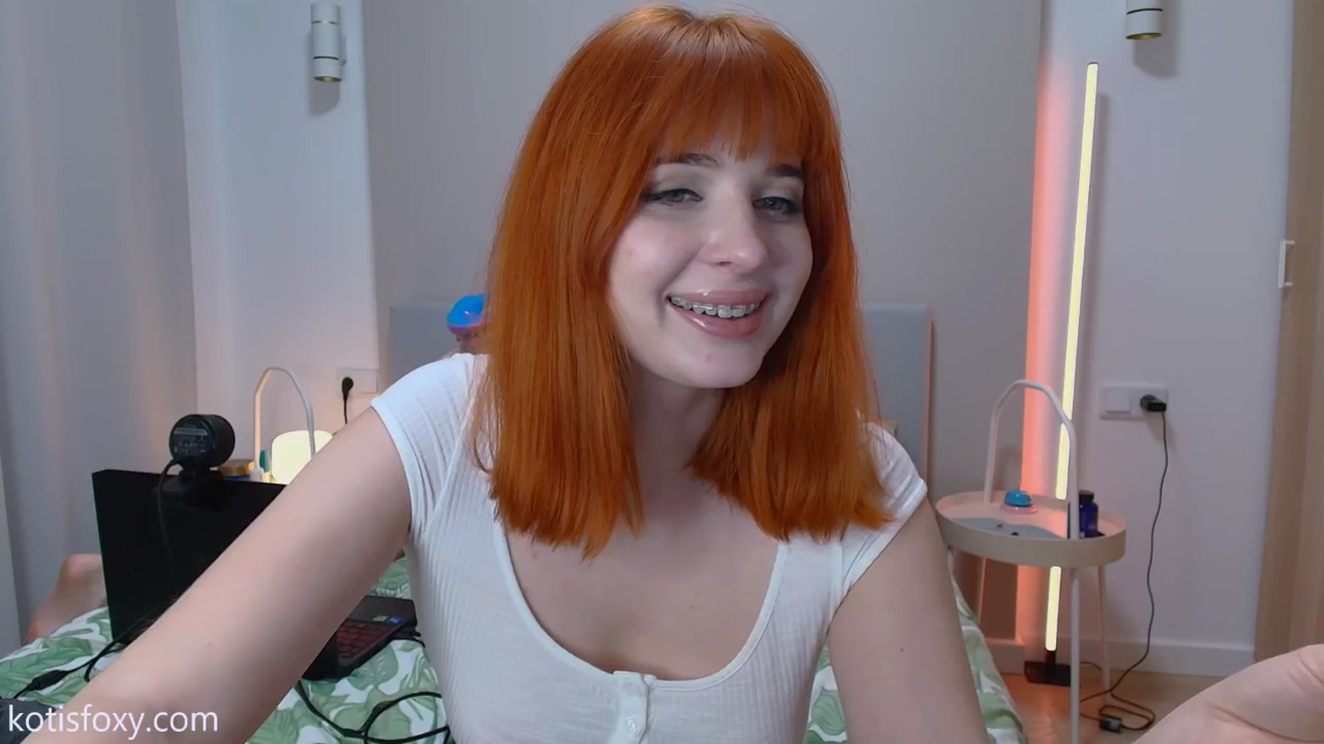 Gallery image thumbnail from KotisFoxy's myfreecams stream on, 12/04/2024, 21:25 image 13 of 20