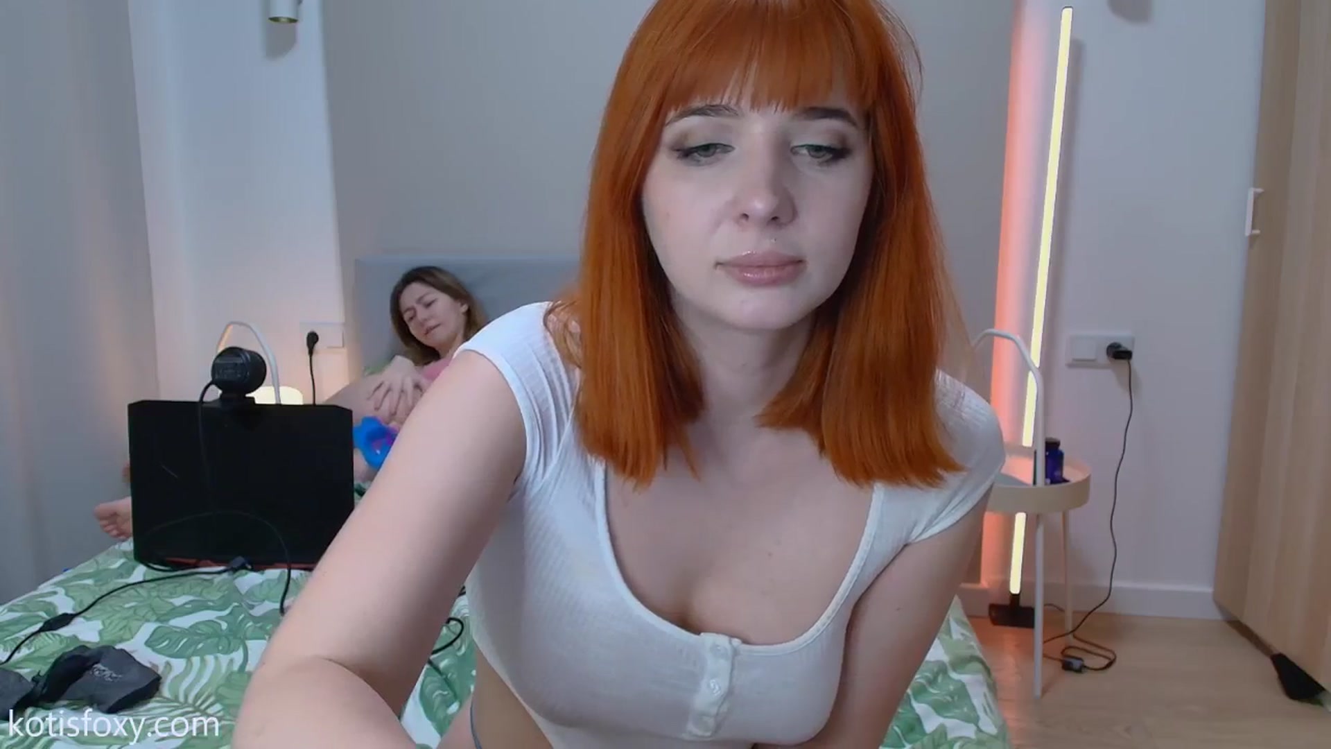 Gallery image thumbnail from KotisFoxy's myfreecams stream on, 12/04/2024, 21:25 image 11 of 20