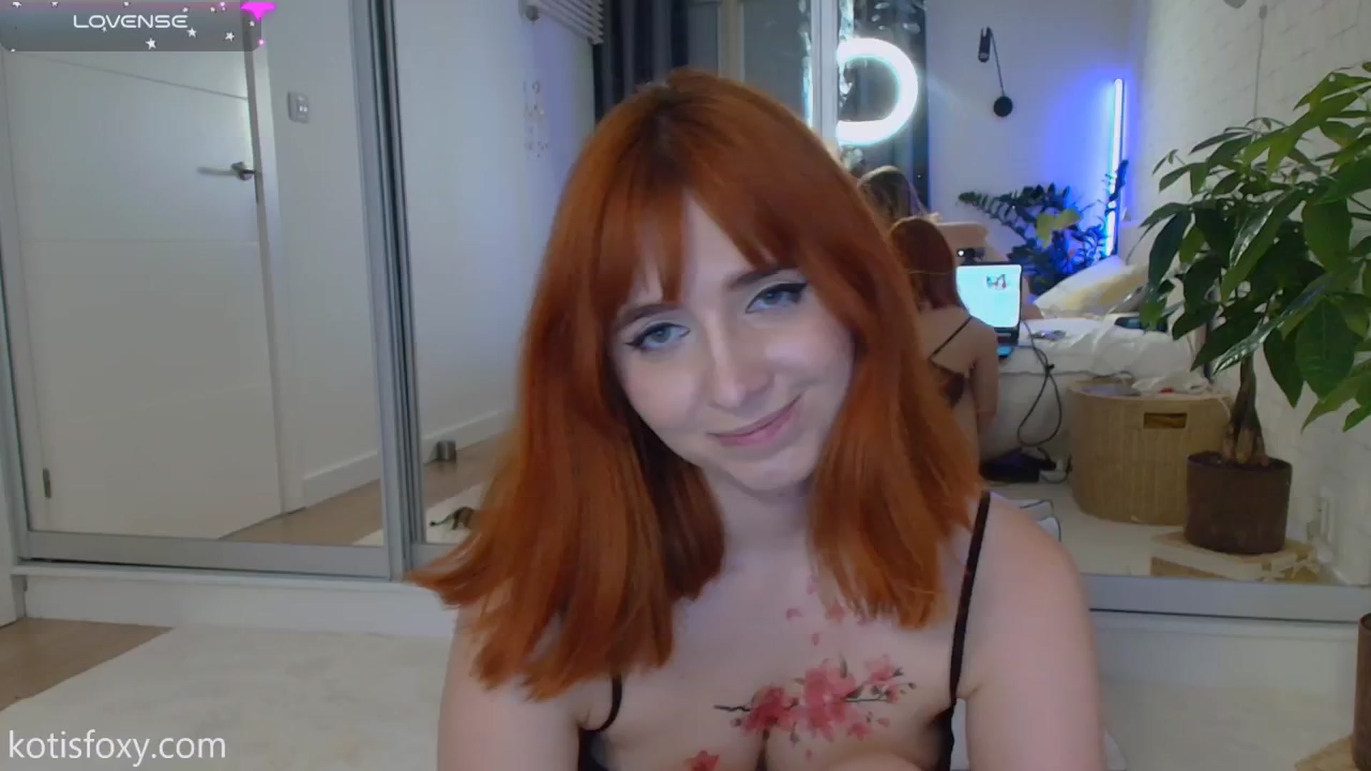 Gallery image thumbnail from KotisFoxy's myfreecams stream on, 12/10/2024, 24:03 image 9 of 20